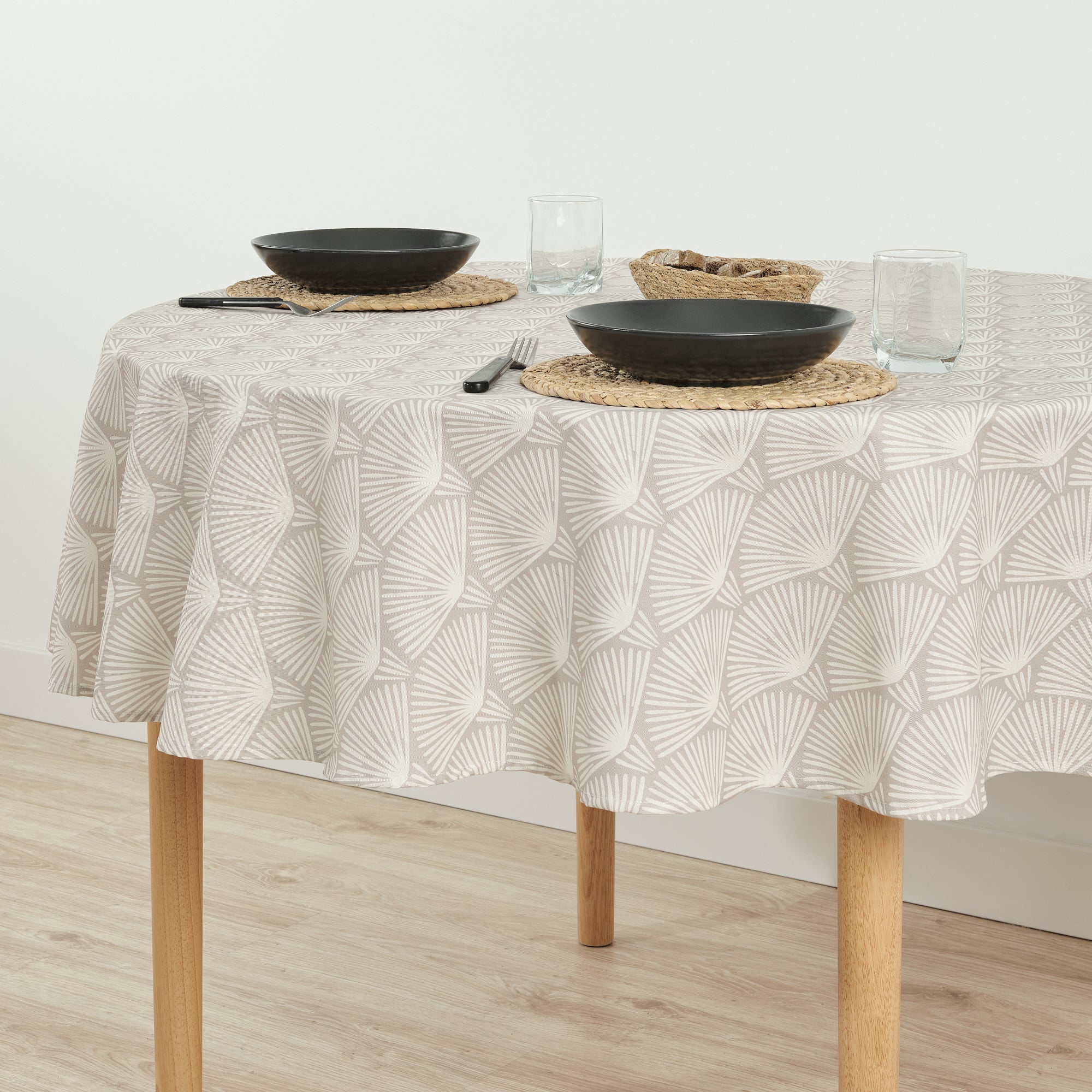 Round stain-resistant tablecloth 0120-182