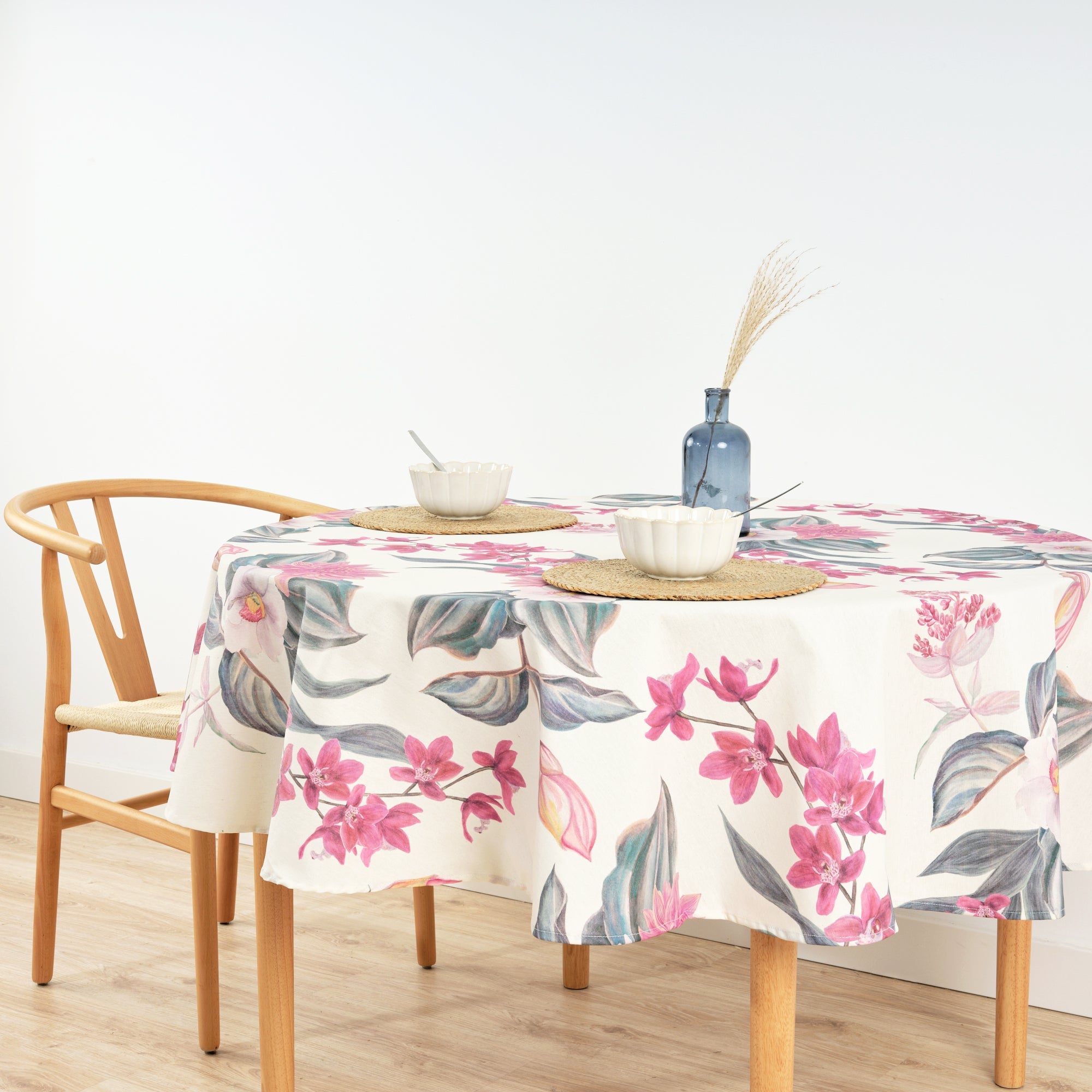 Round stain-resistant tablecloth 0120-246