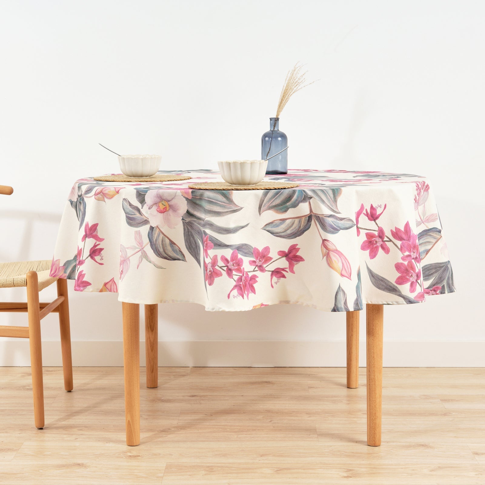 Round stain-resistant tablecloth 0120-246