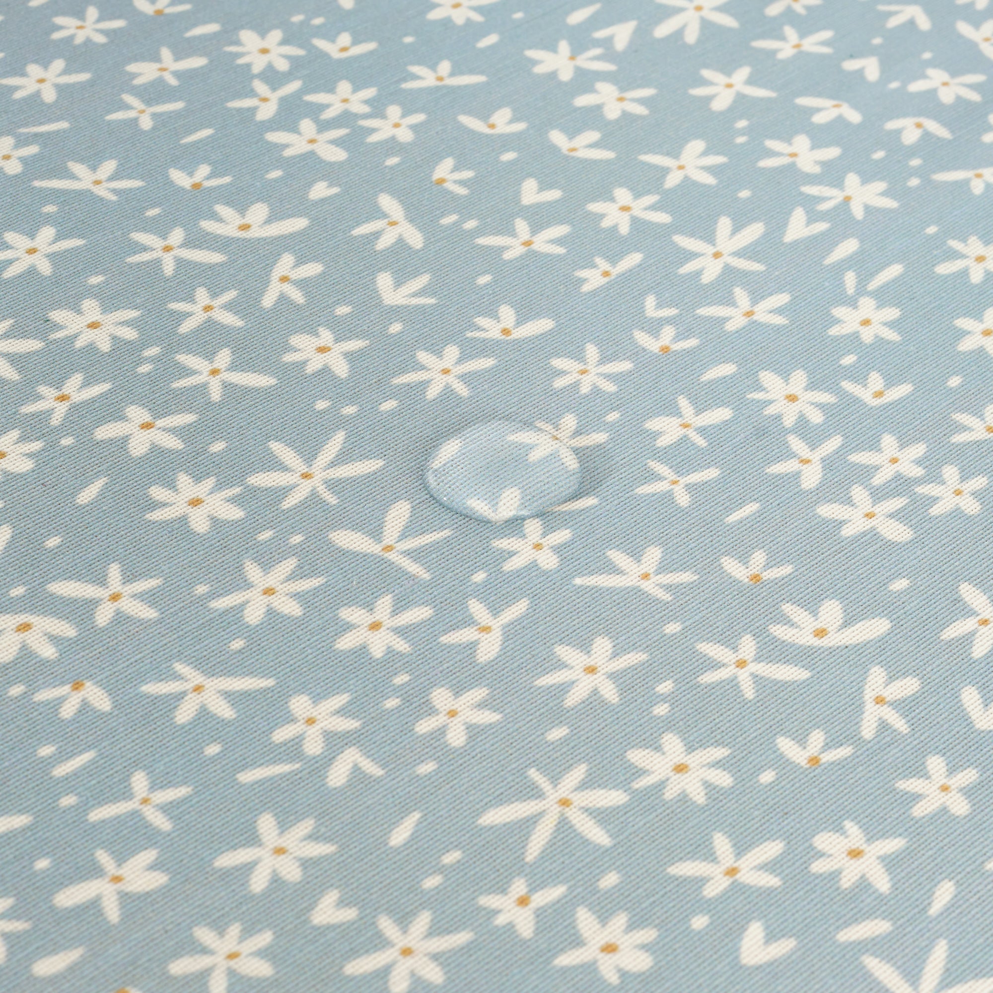 Round stain-resistant tablecloth 0120-33