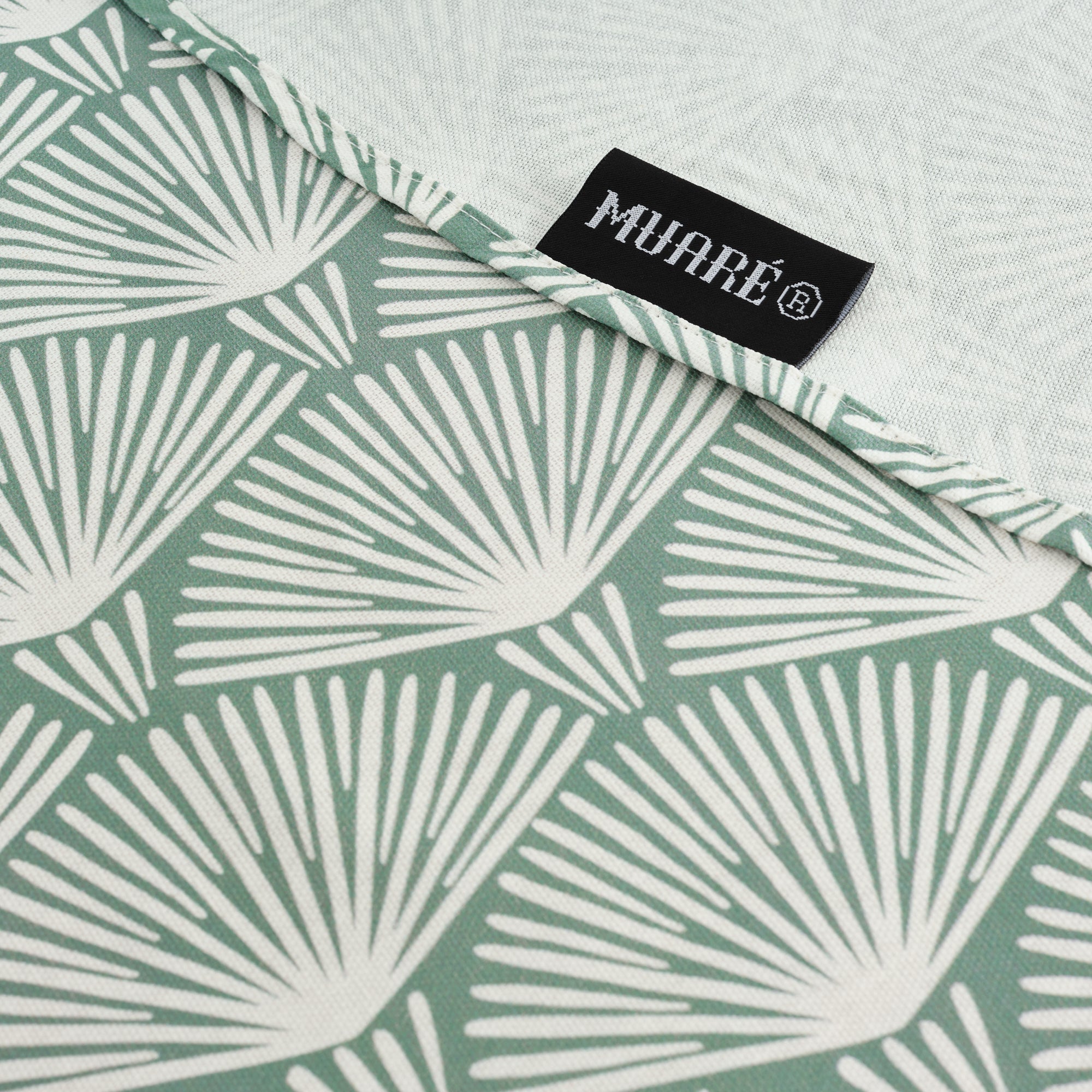 ASENA 4 round stain-resistant tablecloth