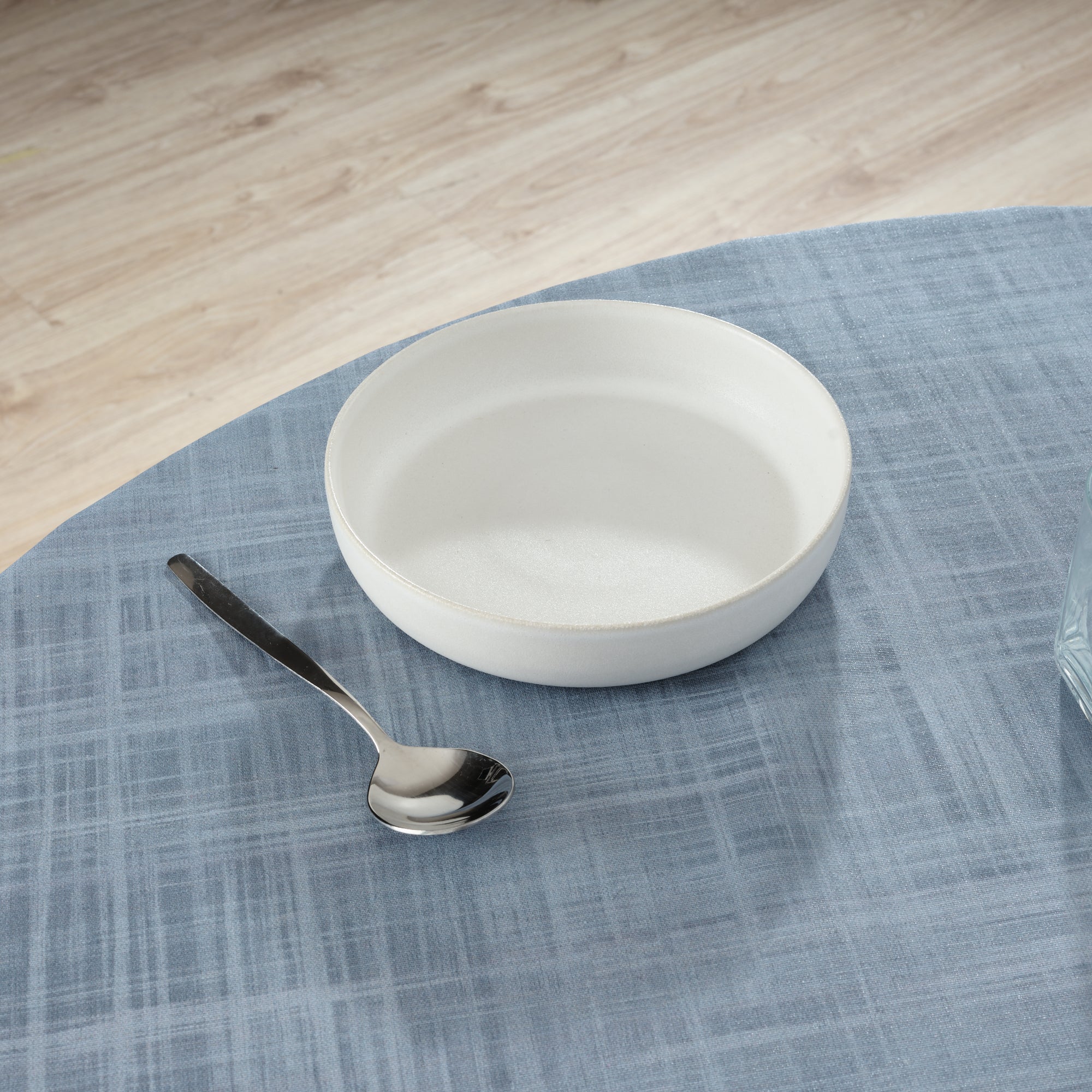 Round stain-resistant tablecloth 0120-19