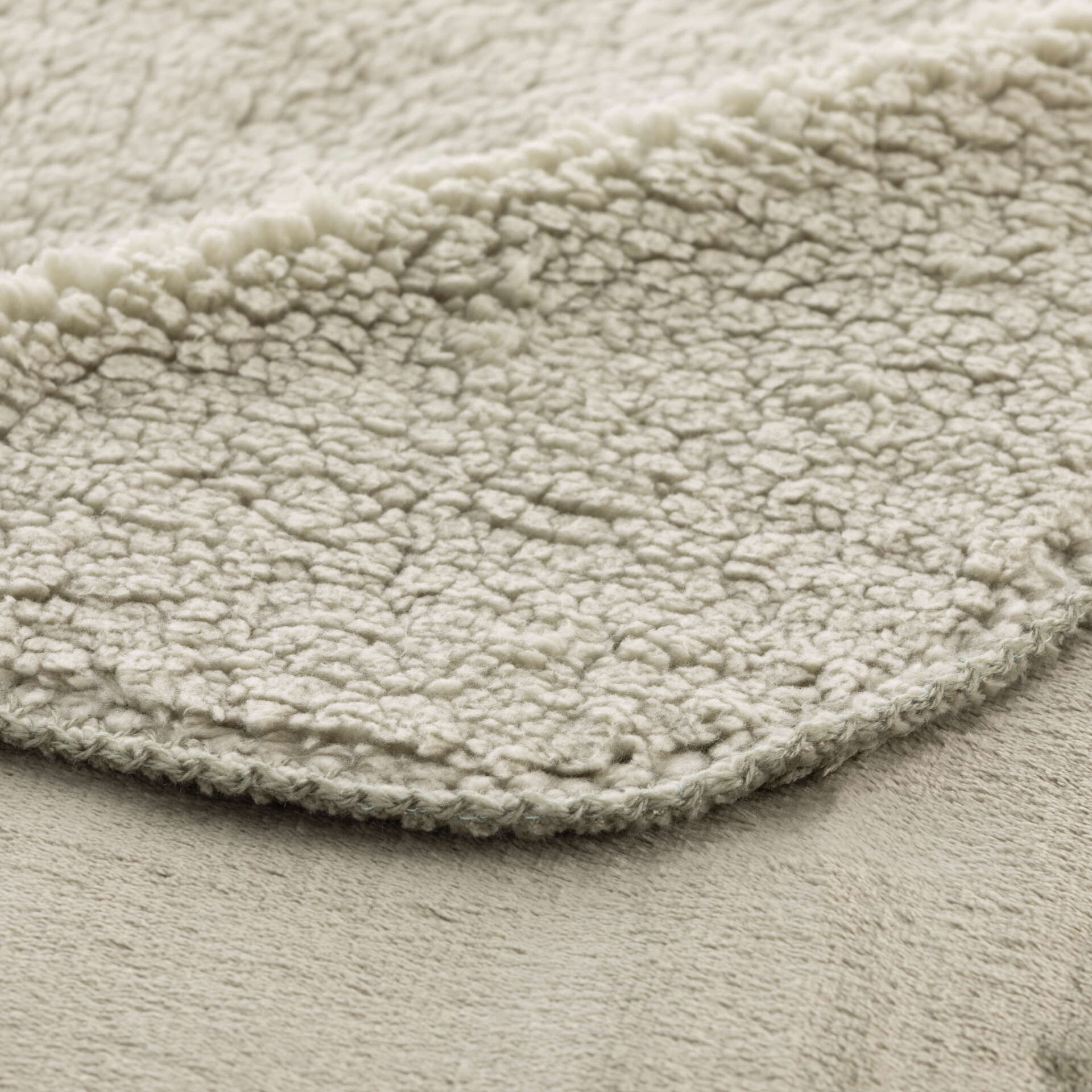 Couverture réversible extra douce Sedalina - Sherpa Army Green