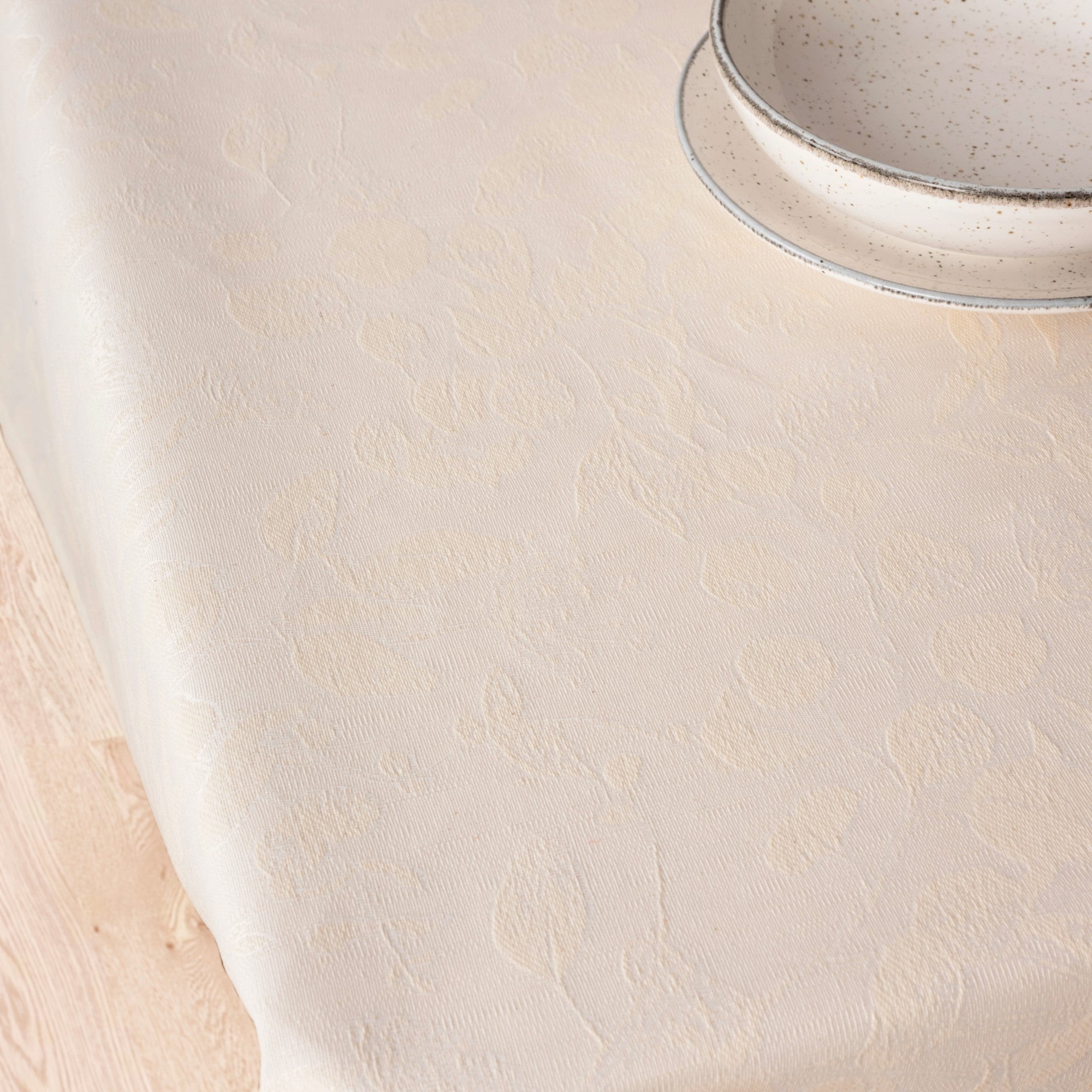 Nappe antitache jacquard écru Bacoli 32010D2