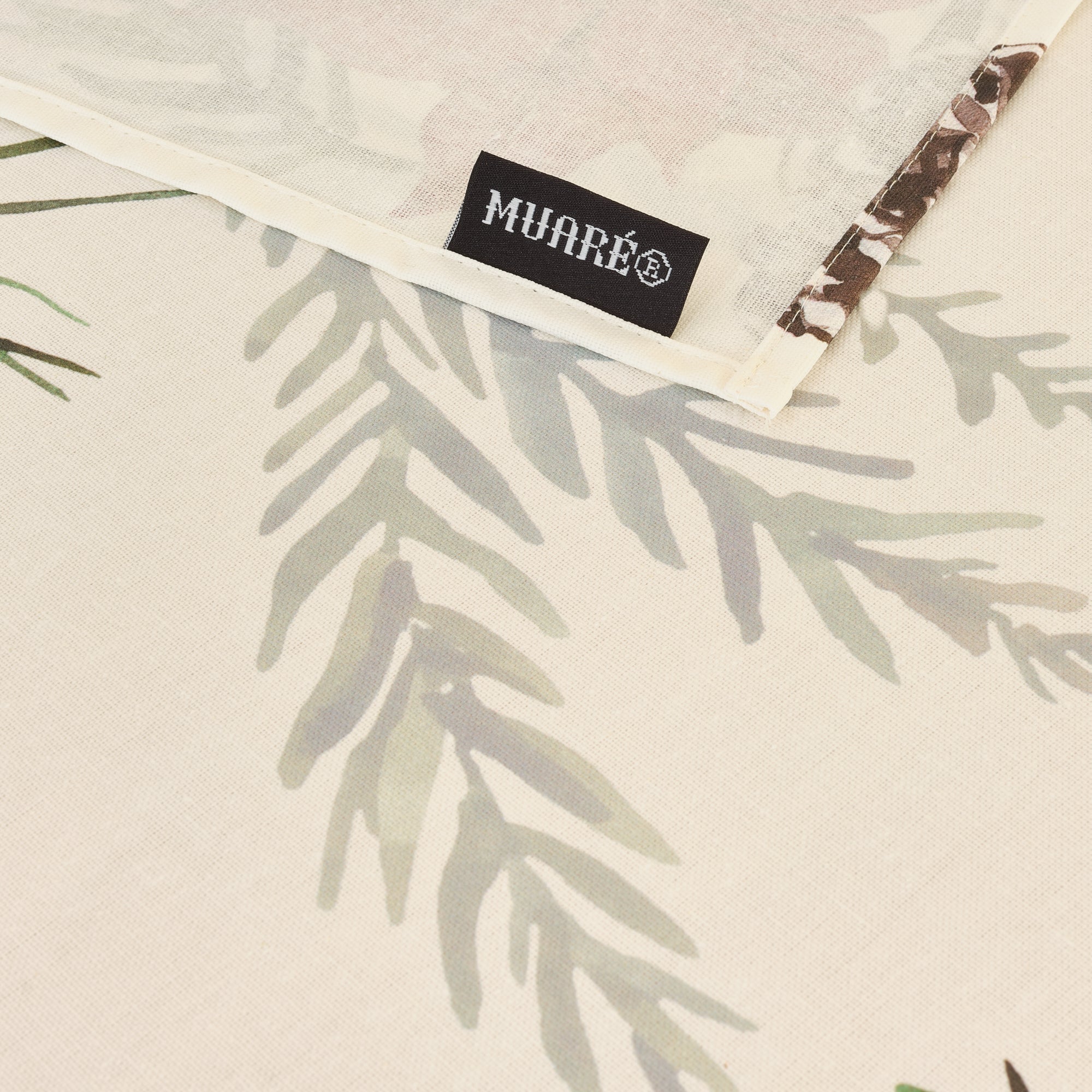 Nappe antitache Fleurs de Noël 2