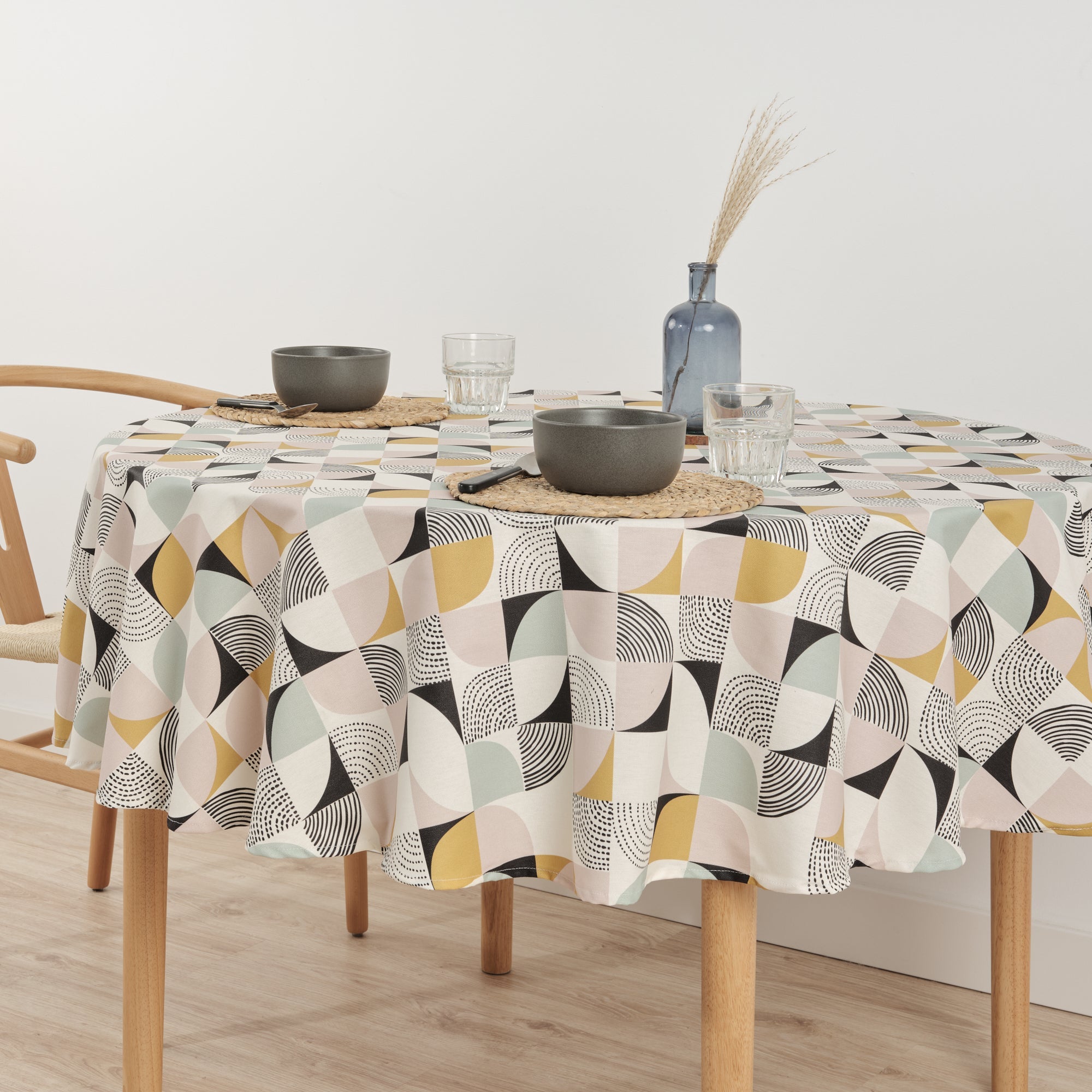 Round stain-resistant tablecloth P20