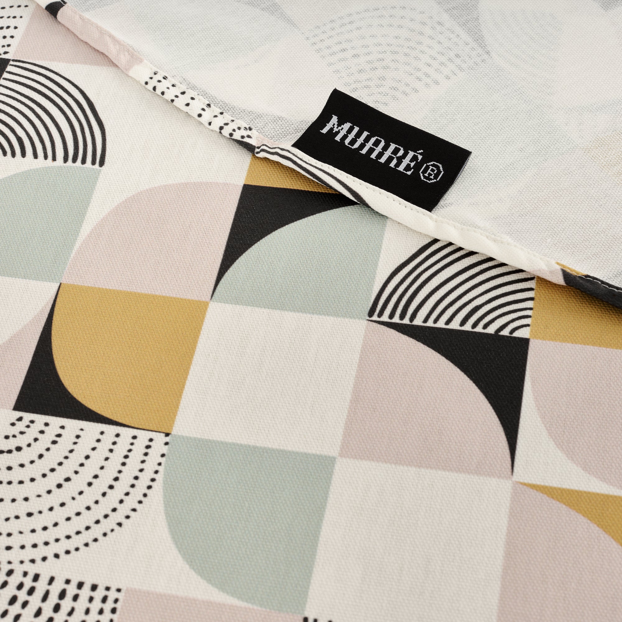 Round stain-resistant tablecloth P20