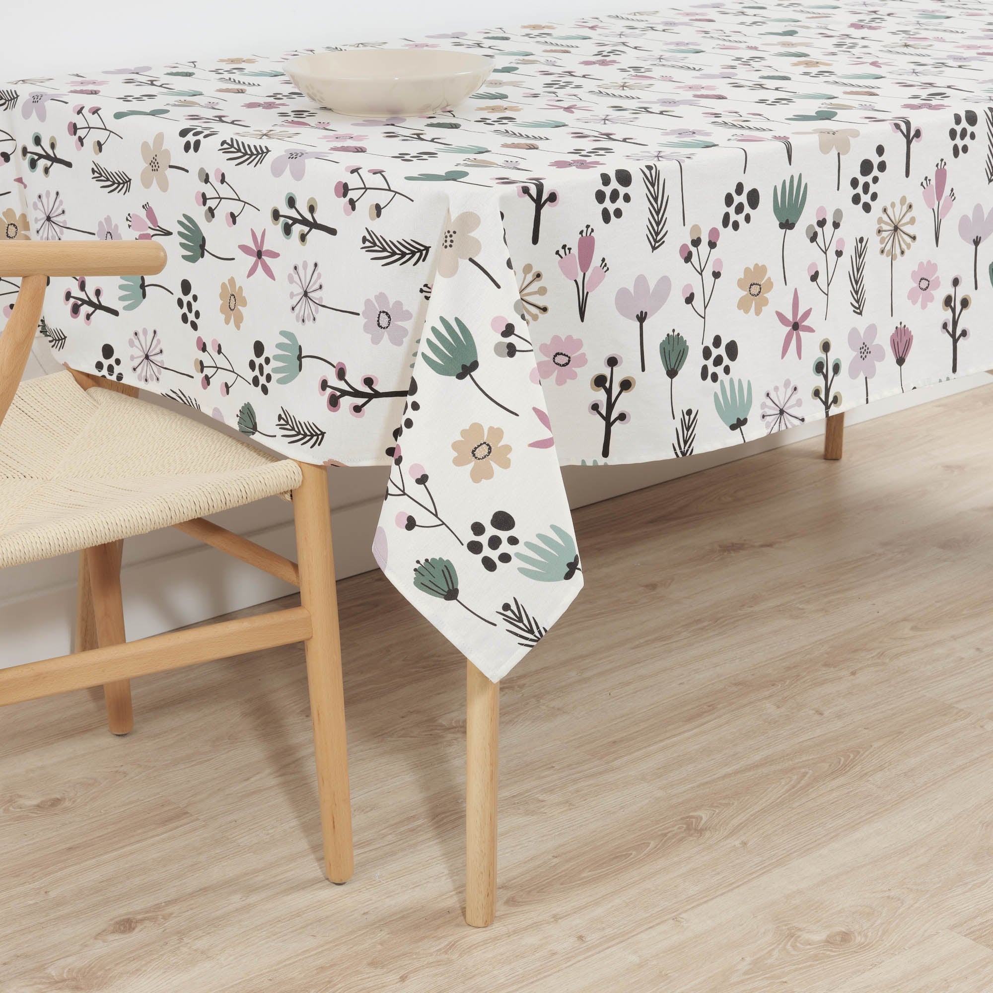 Paola Malva stain-resistant tablecloth