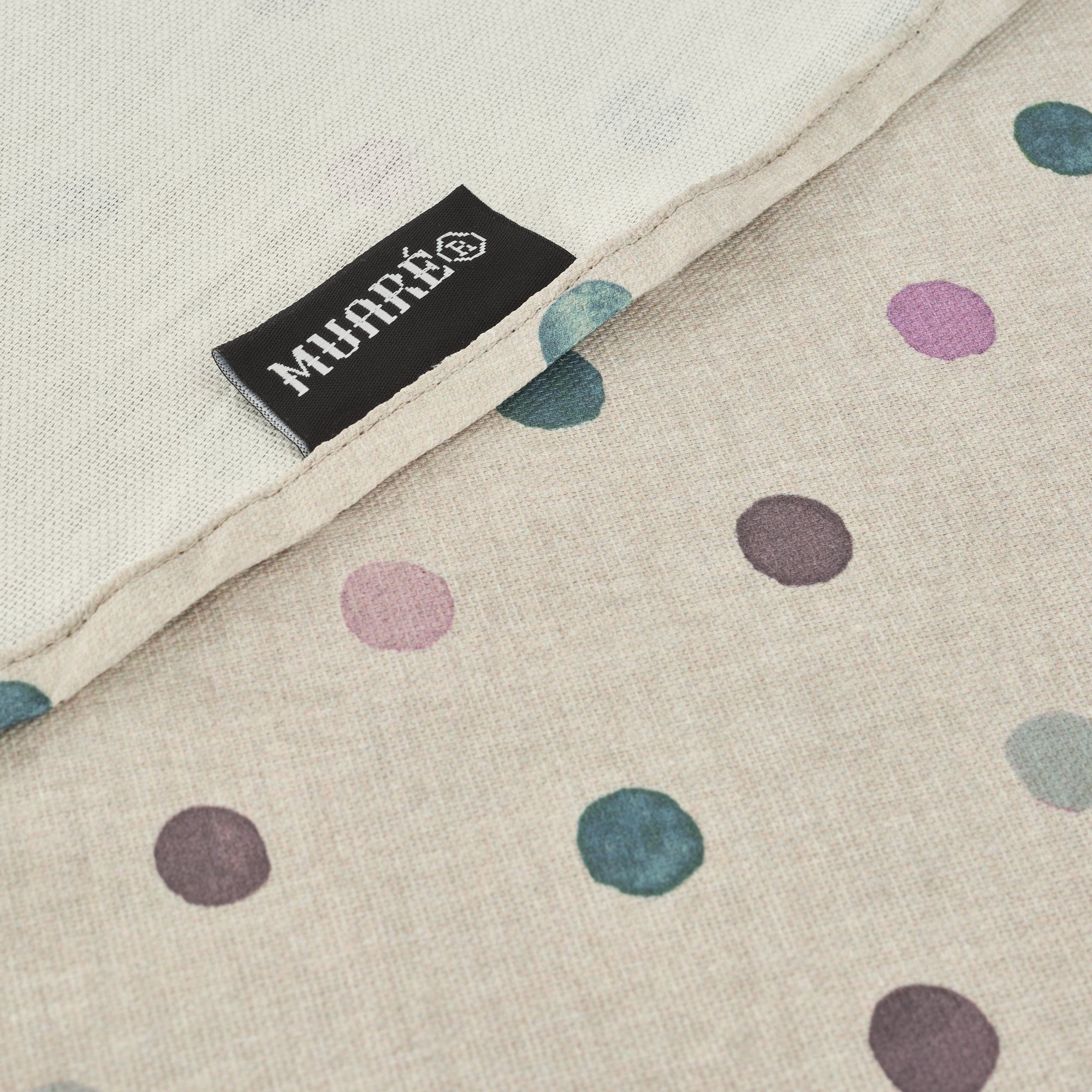 Bibury round stain-resistant tablecloth