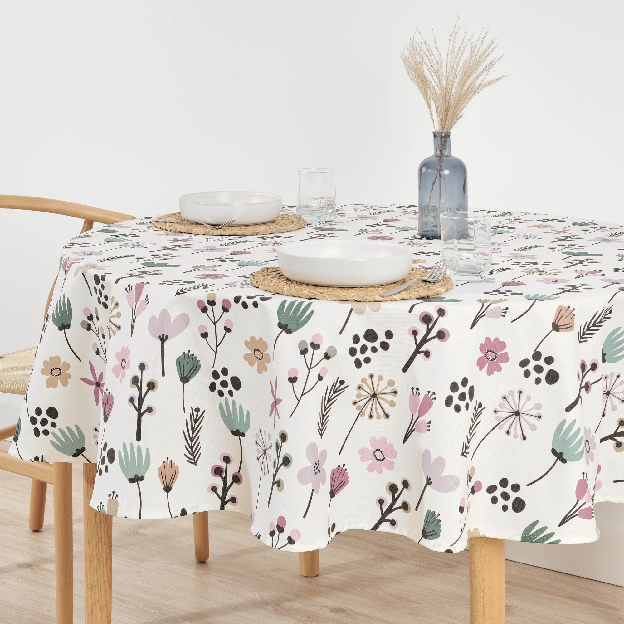 Paola Malva stain-resistant round tablecloth