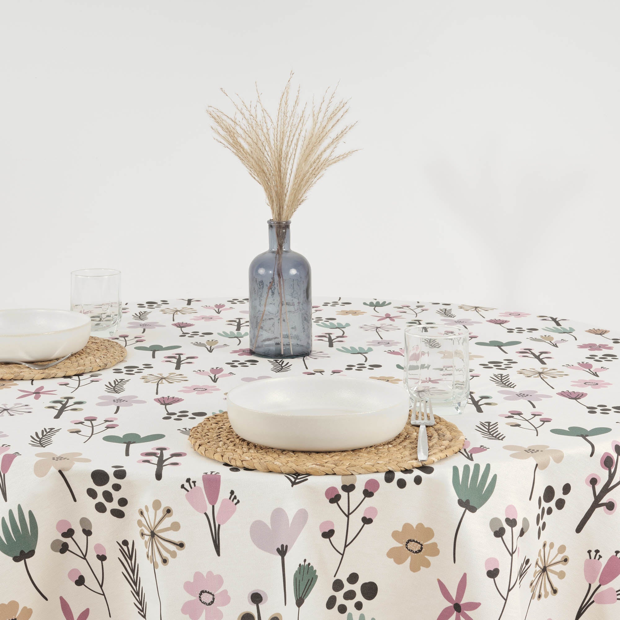 Paola Malva stain-resistant round tablecloth