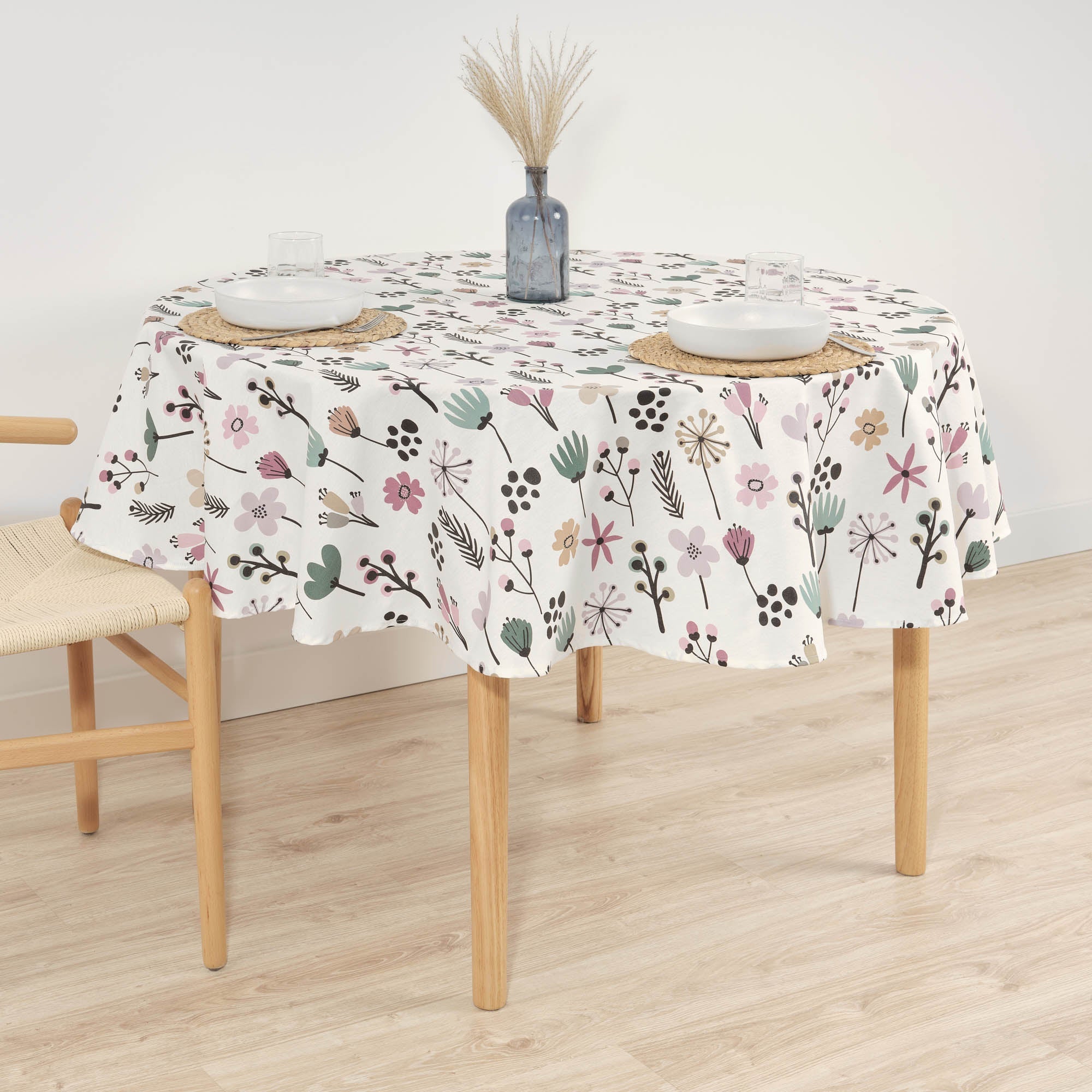 Paola Malva stain-resistant round tablecloth