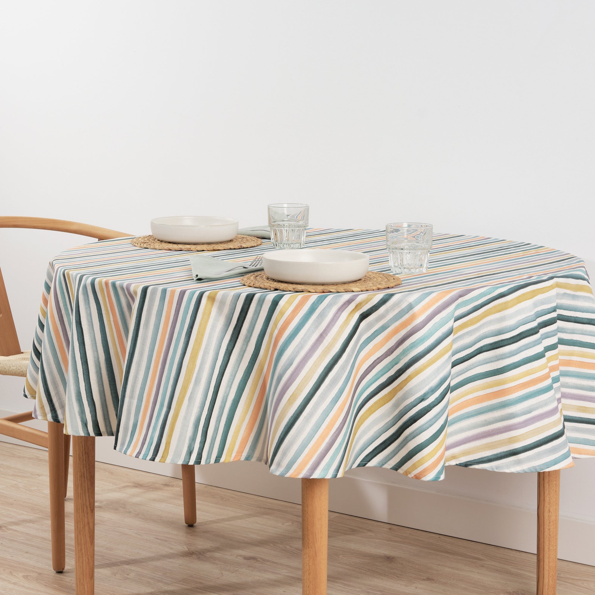 Naiara Blue stain-resistant round tablecloth