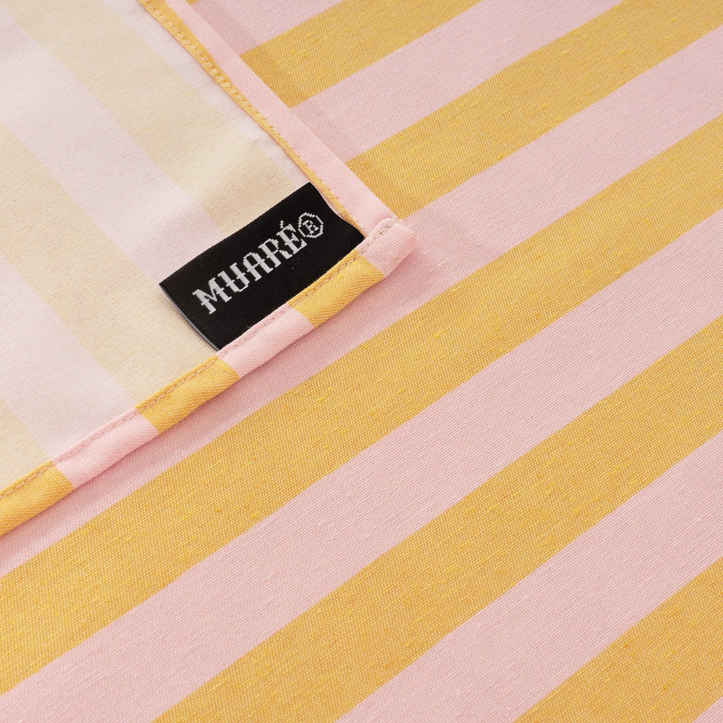 Mantel de tela jacquard Maglia Raya Rosa y Yema