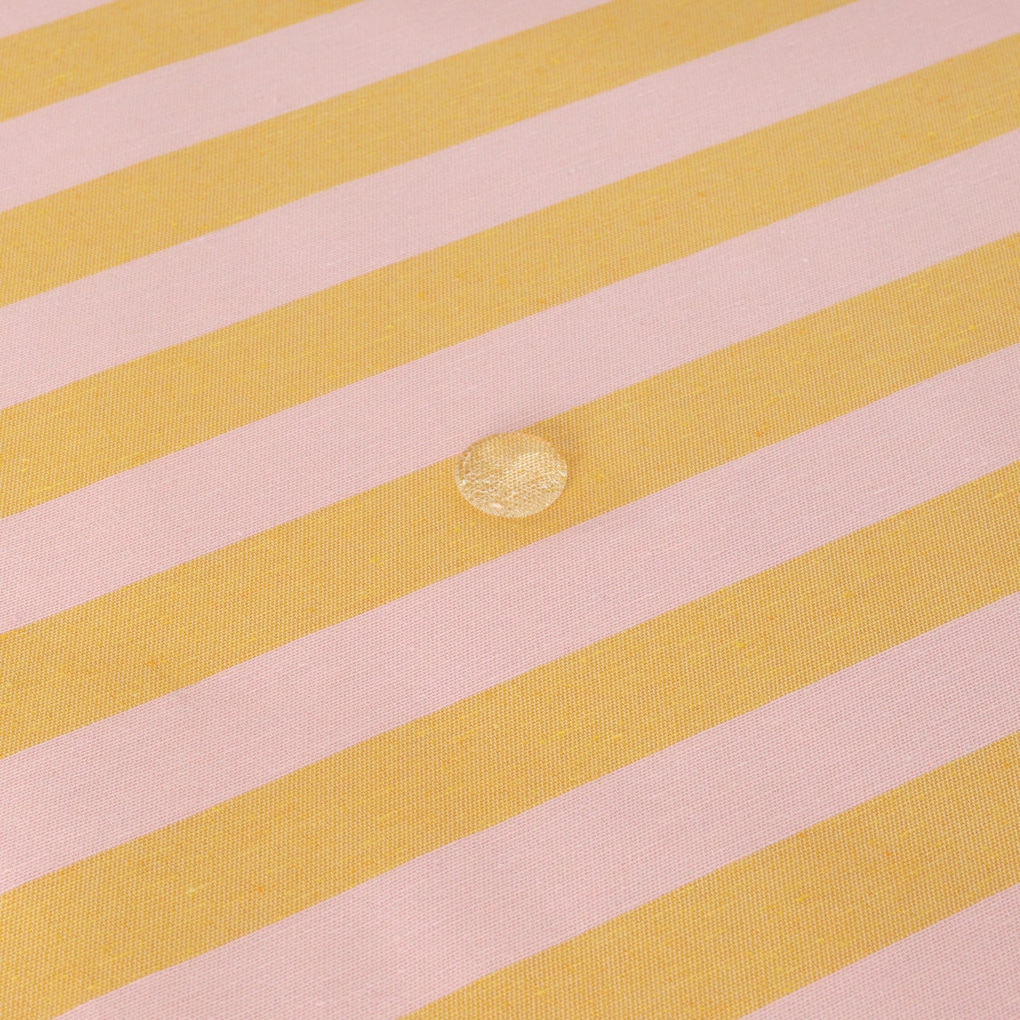 Mantel de tela jacquard Maglia Raya Rosa y Yema