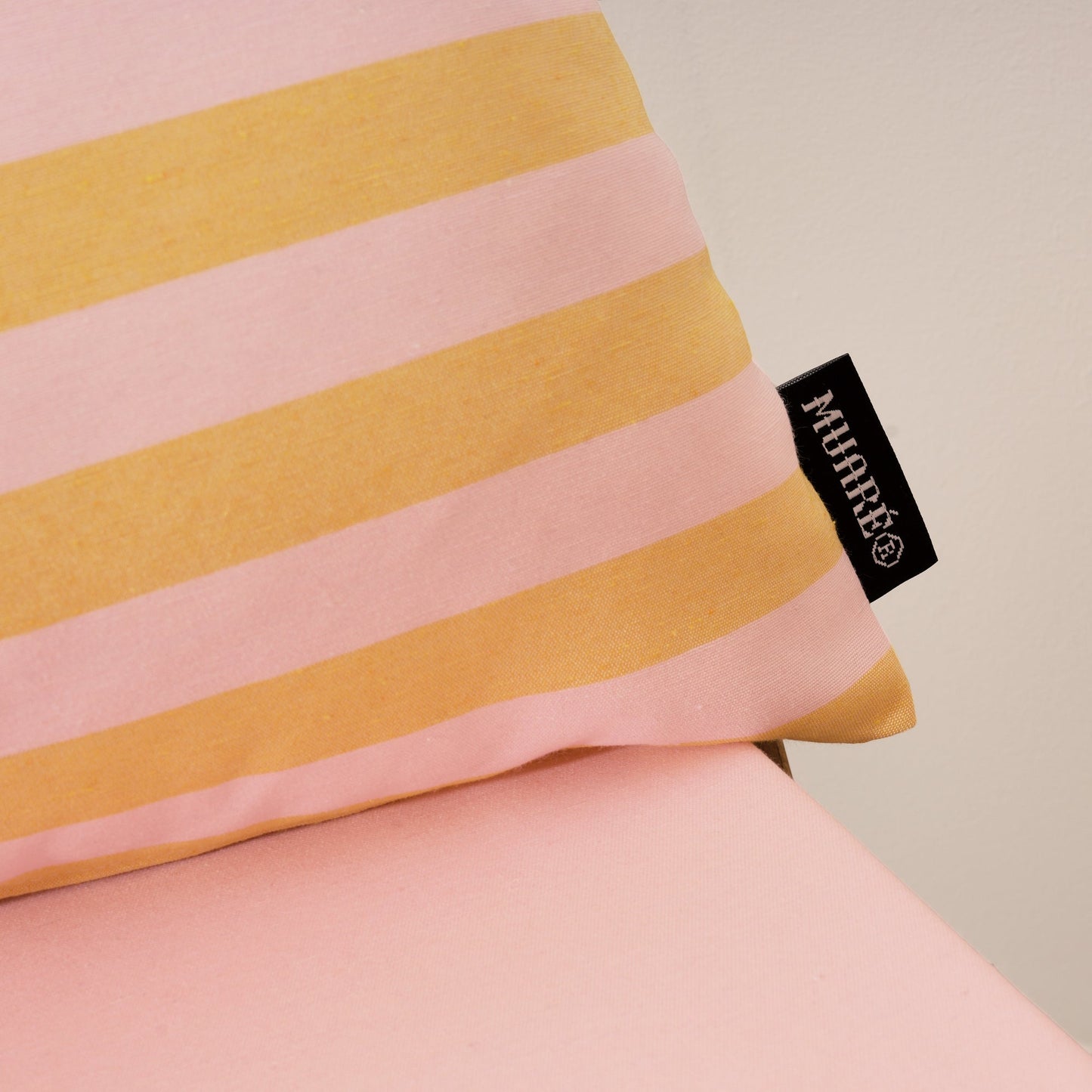 Funda de cojín Maglia Raya Rosa y Yema 50x50 cm