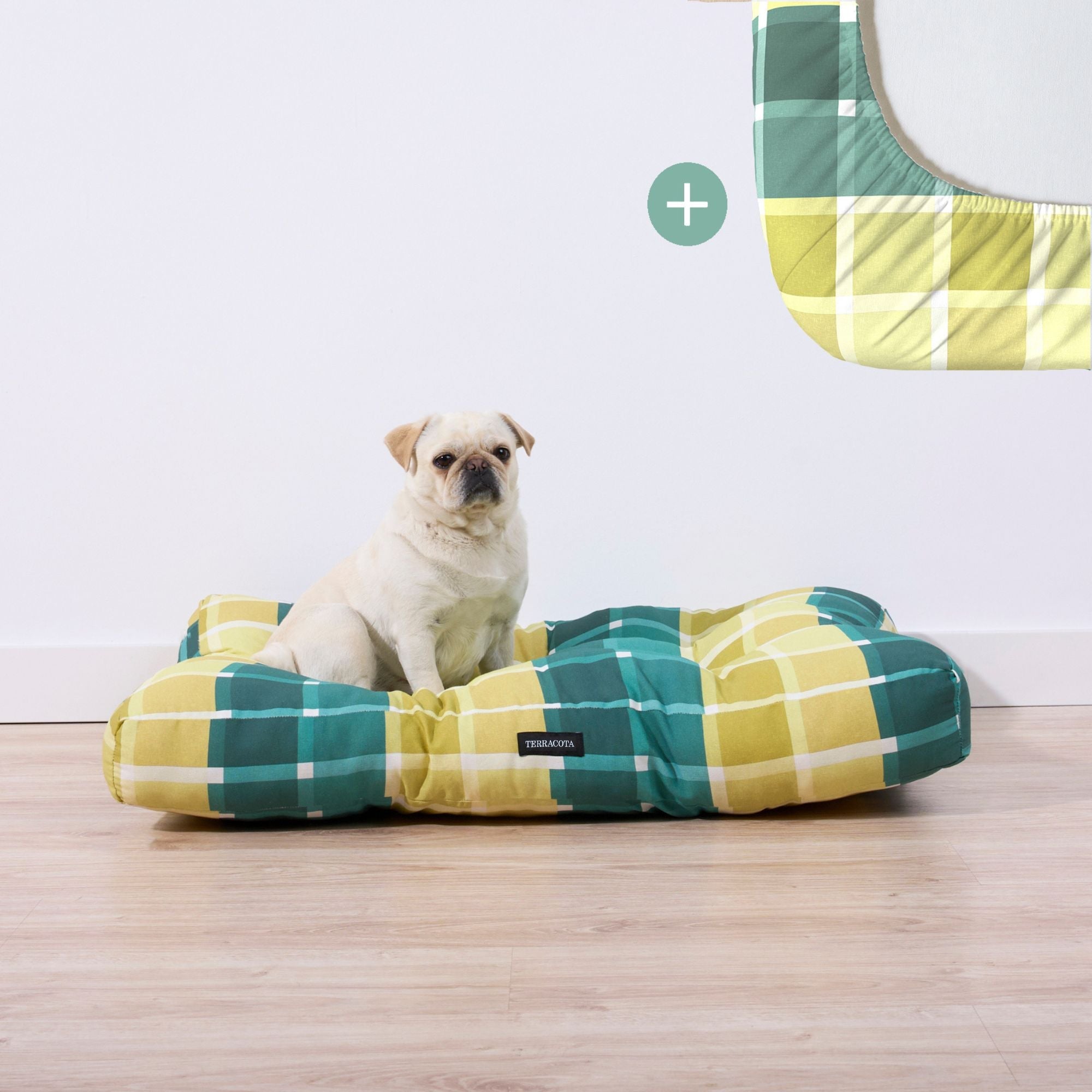 Pack cama para mascota + Protector antimanchas SUTTON ESMERALDA RED.