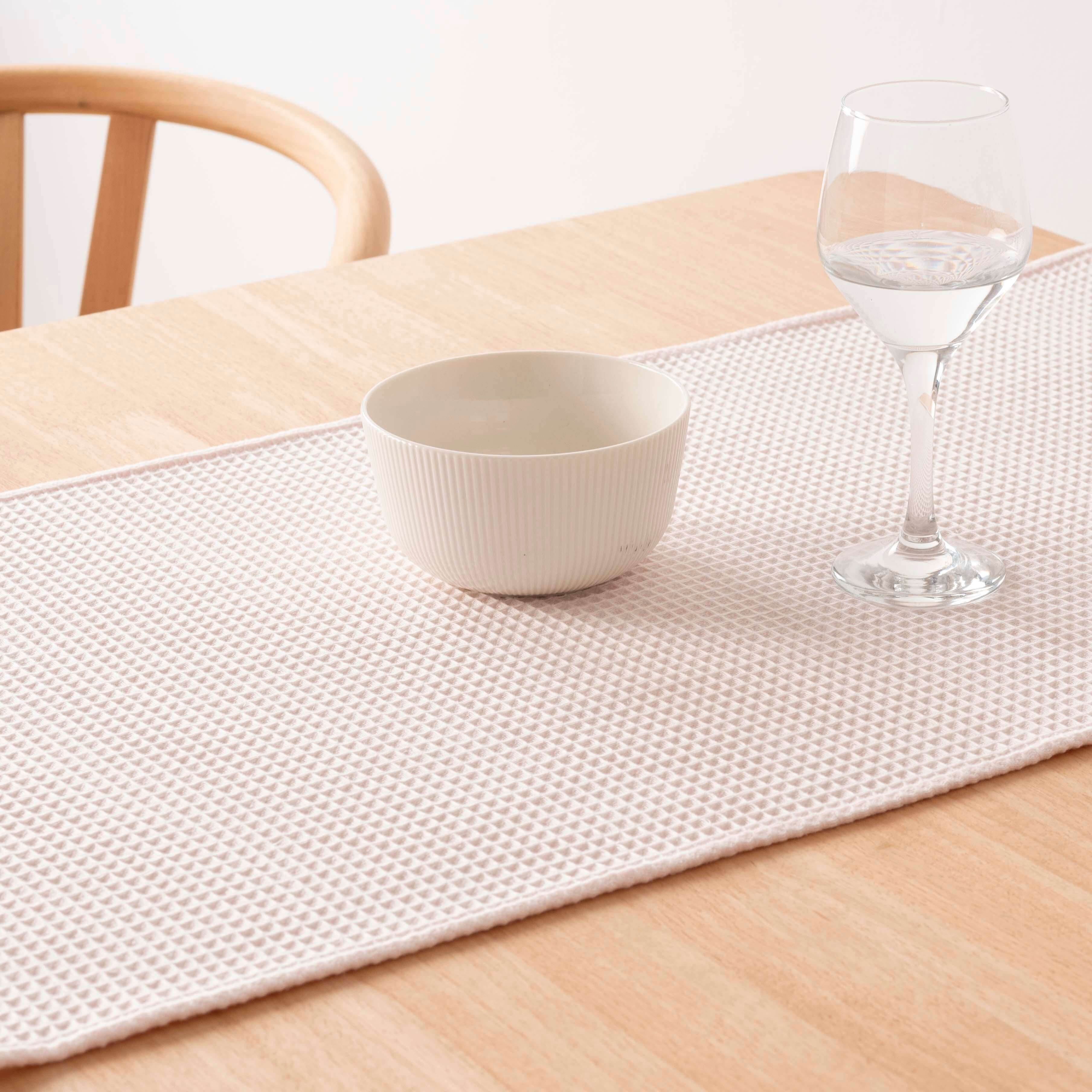Waffle Table Runner Pink Sauce 45x140 cm