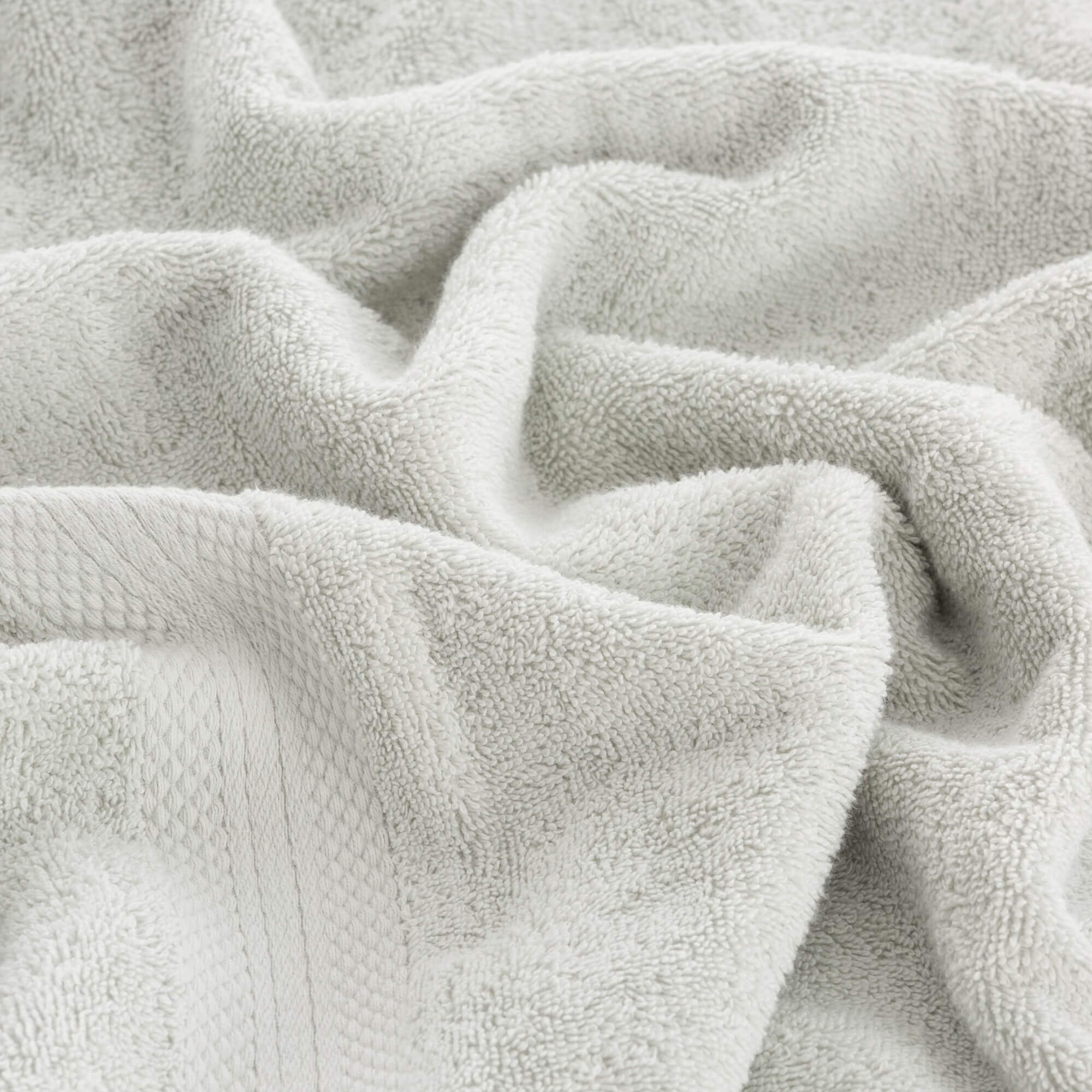 Toalla 100% algodón peinado 650 gr. Mint 4