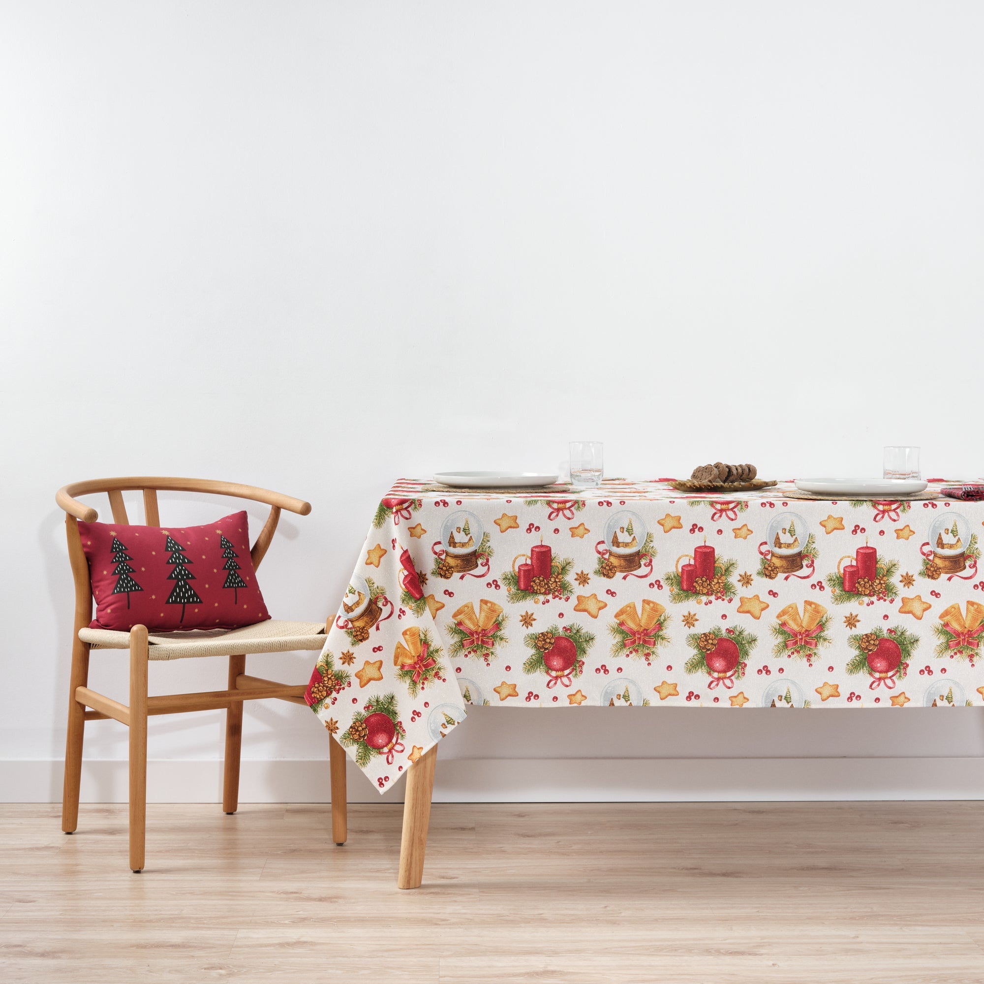 Waterproof stain-resistant cotton-lurex tablecloth Nativitatis 4 Gold