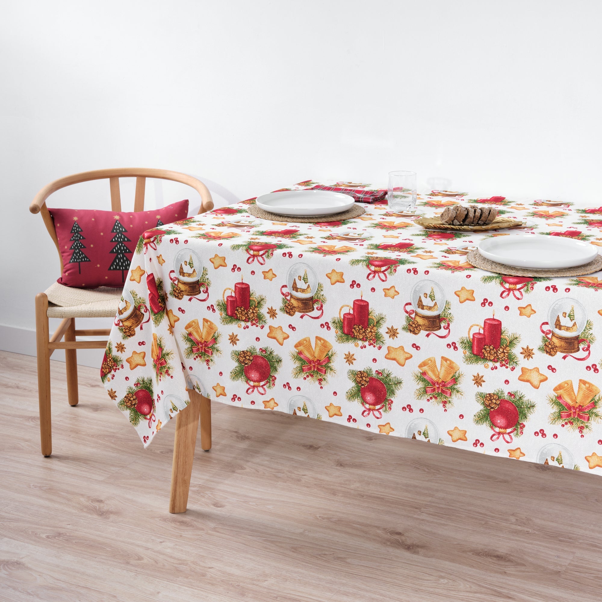 Waterproof stain-resistant cotton-lurex tablecloth Nativitatis 4 Gold
