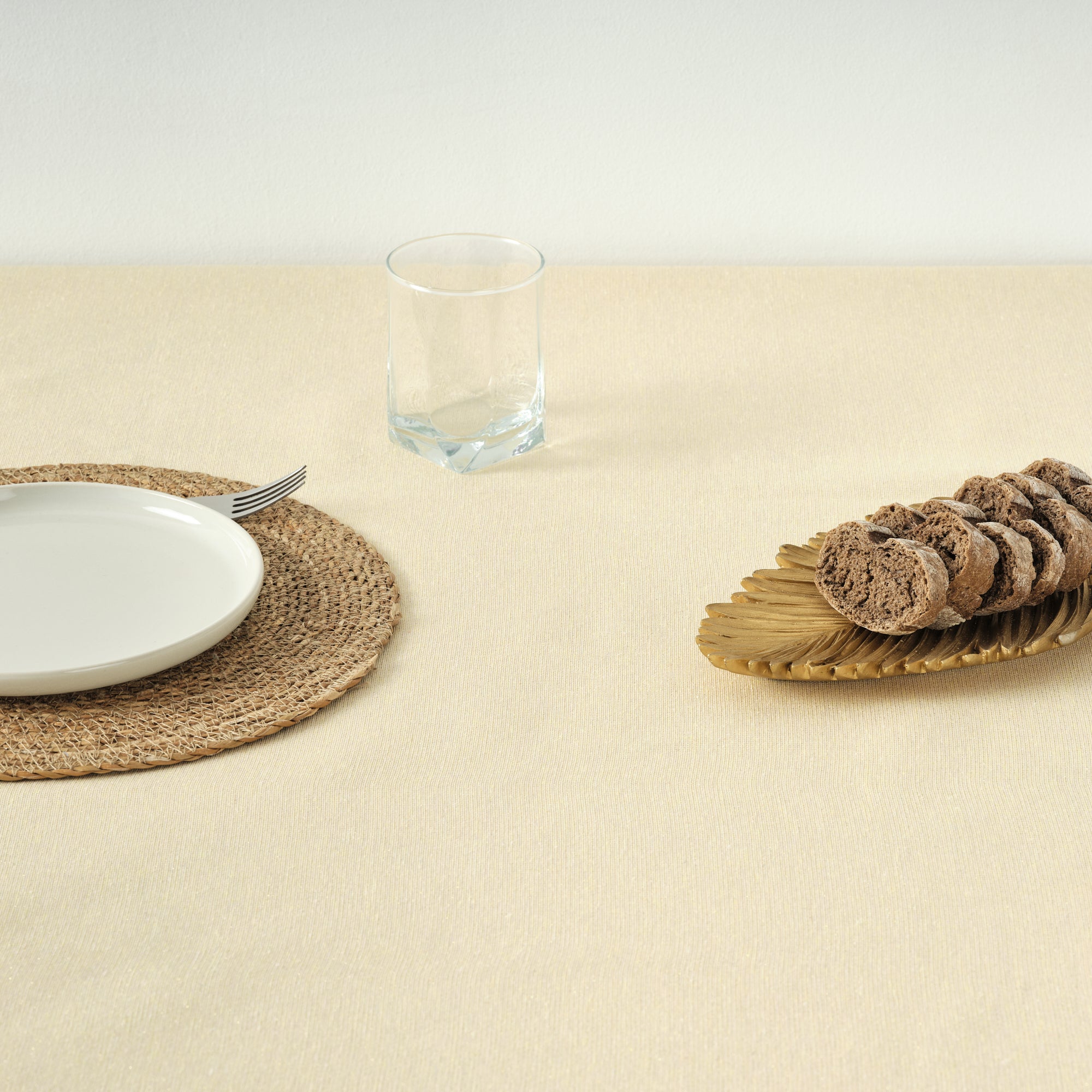 Waterproof stain-resistant cotton-lurex tablecloth, beige gold