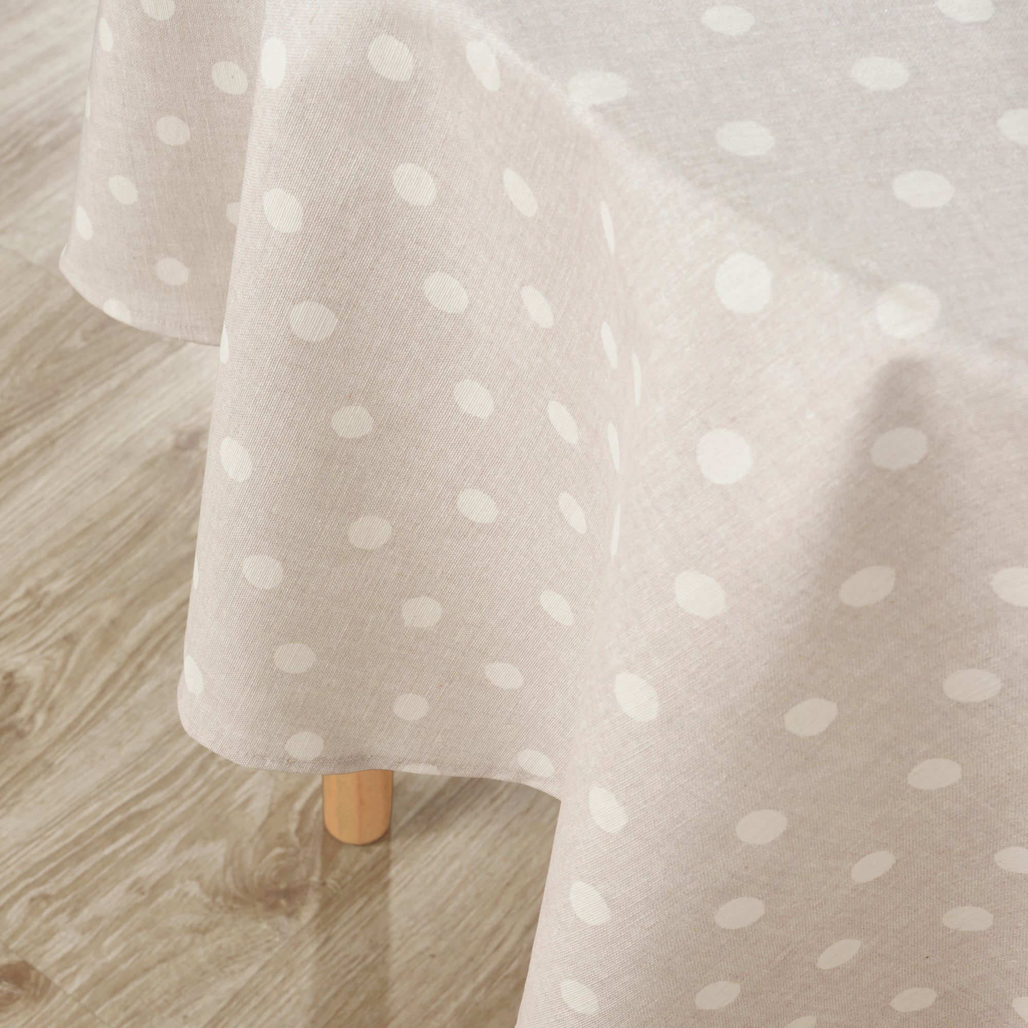 Round stain-resistant tablecloth 0120-175