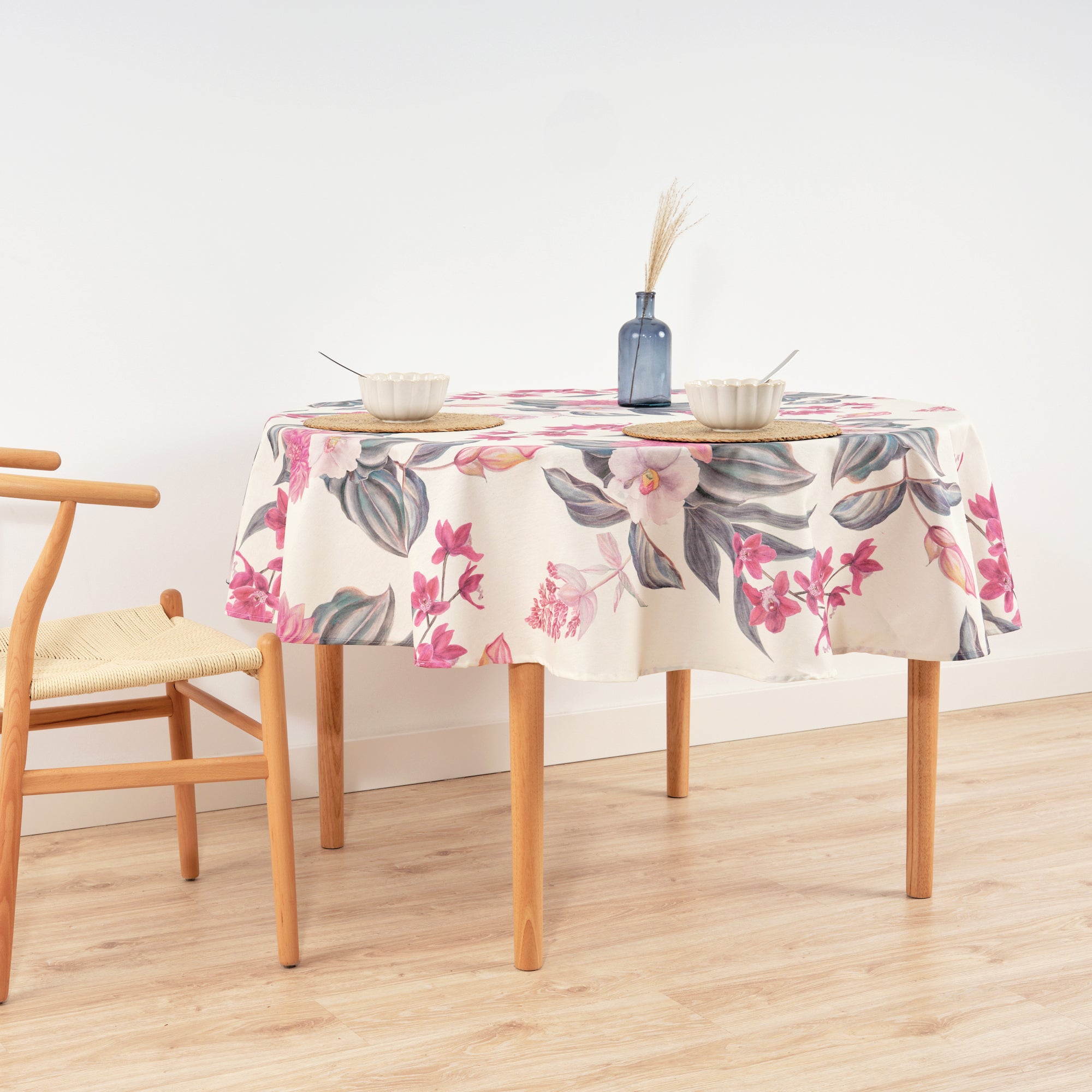 Round stain-resistant tablecloth 0120-246