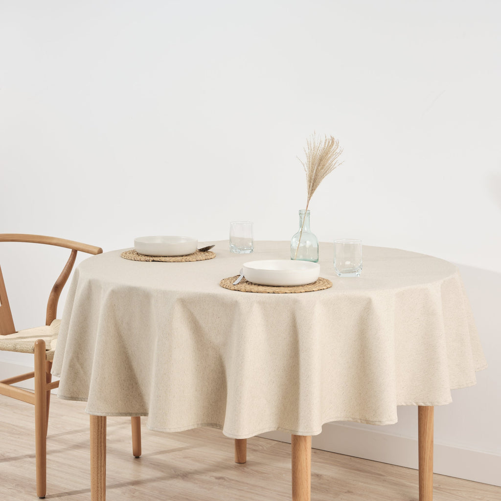 Levante 101 stain-resistant round tablecloth