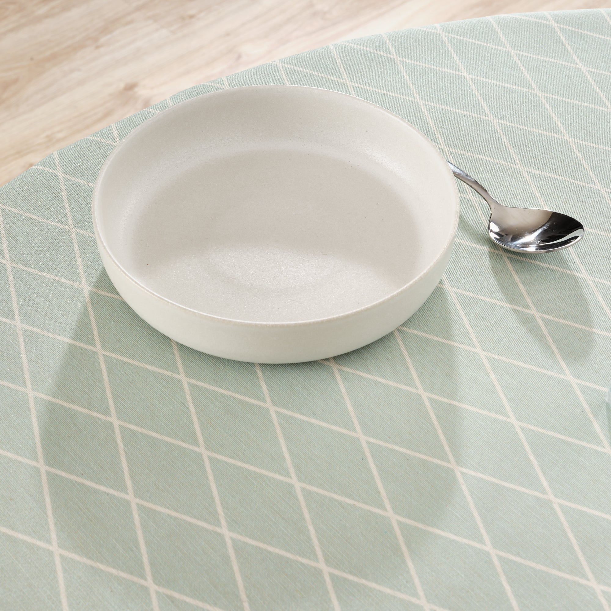 Round stain-resistant tablecloth 0220-55