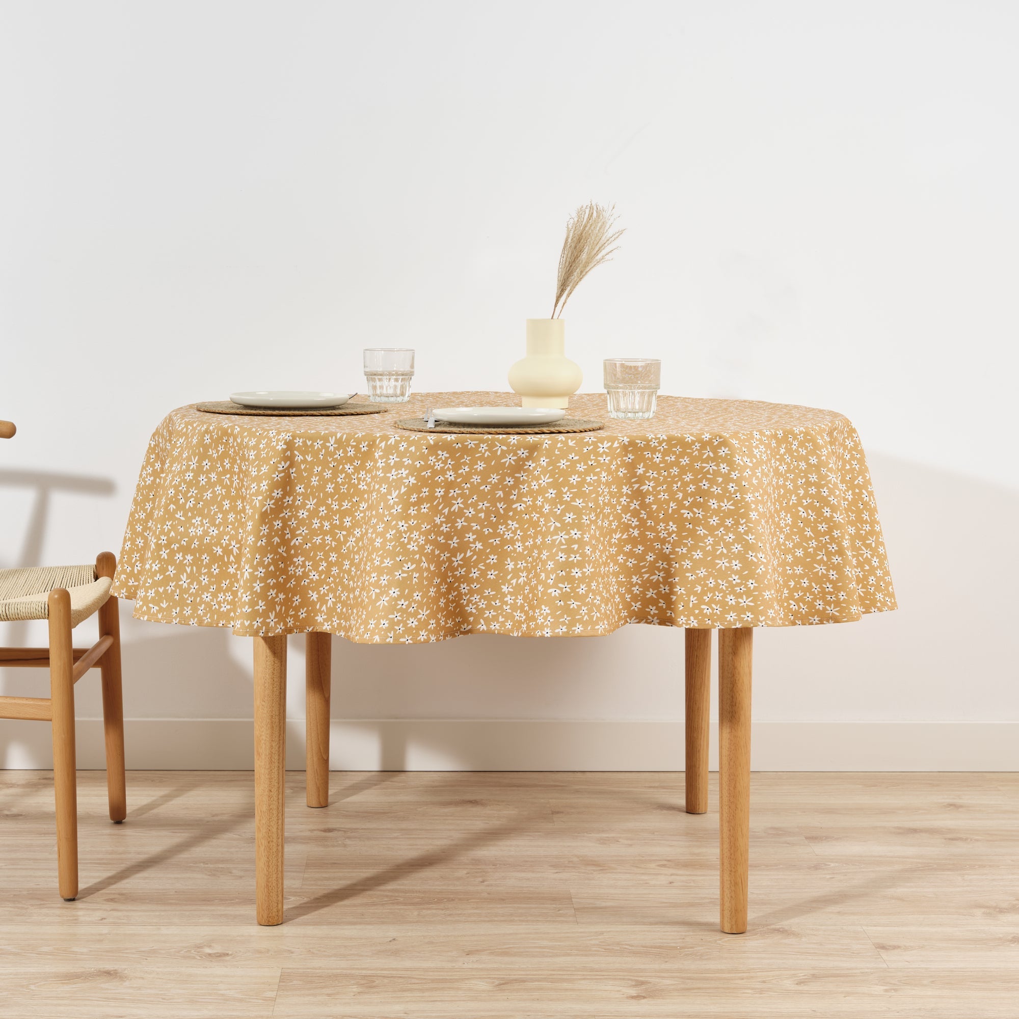 Round stain-resistant tablecloth 0120-32