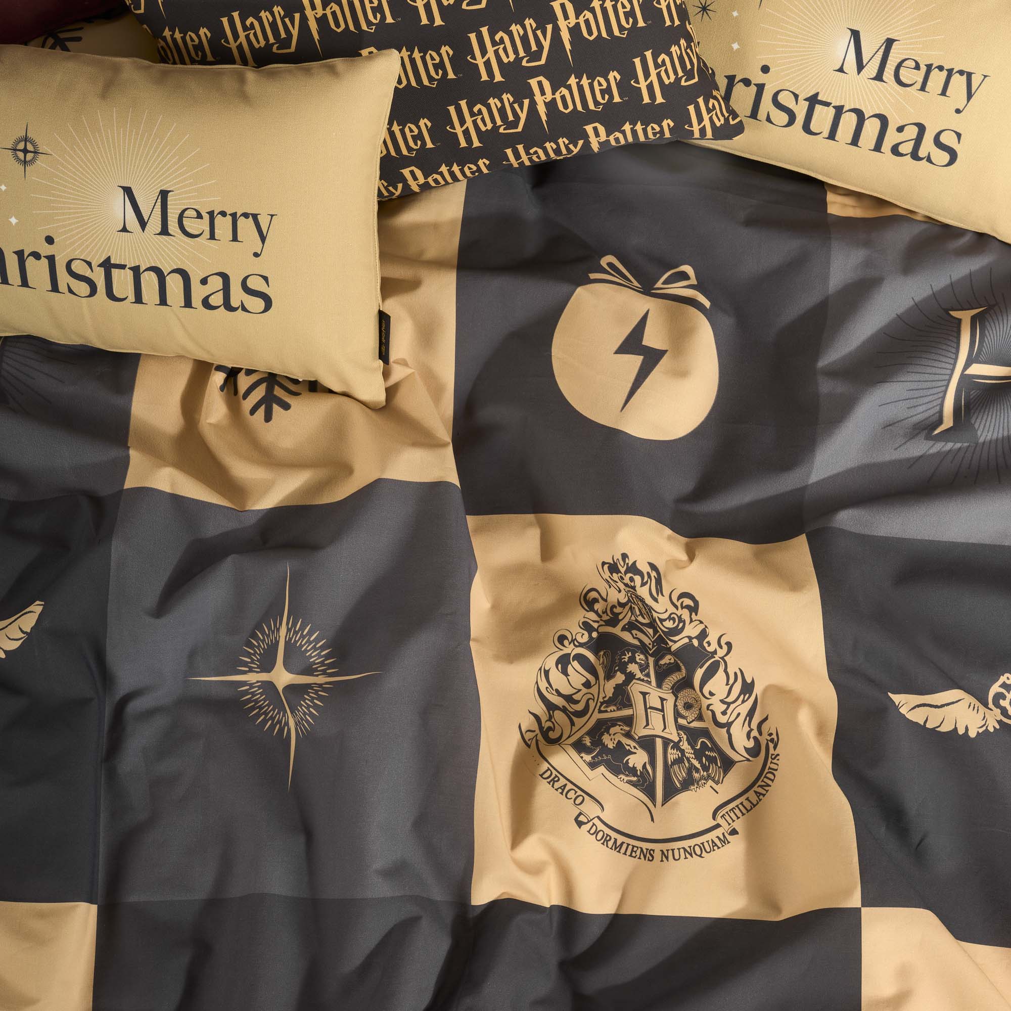 100% cotton duvet cover Hogwarts Christmas pictures