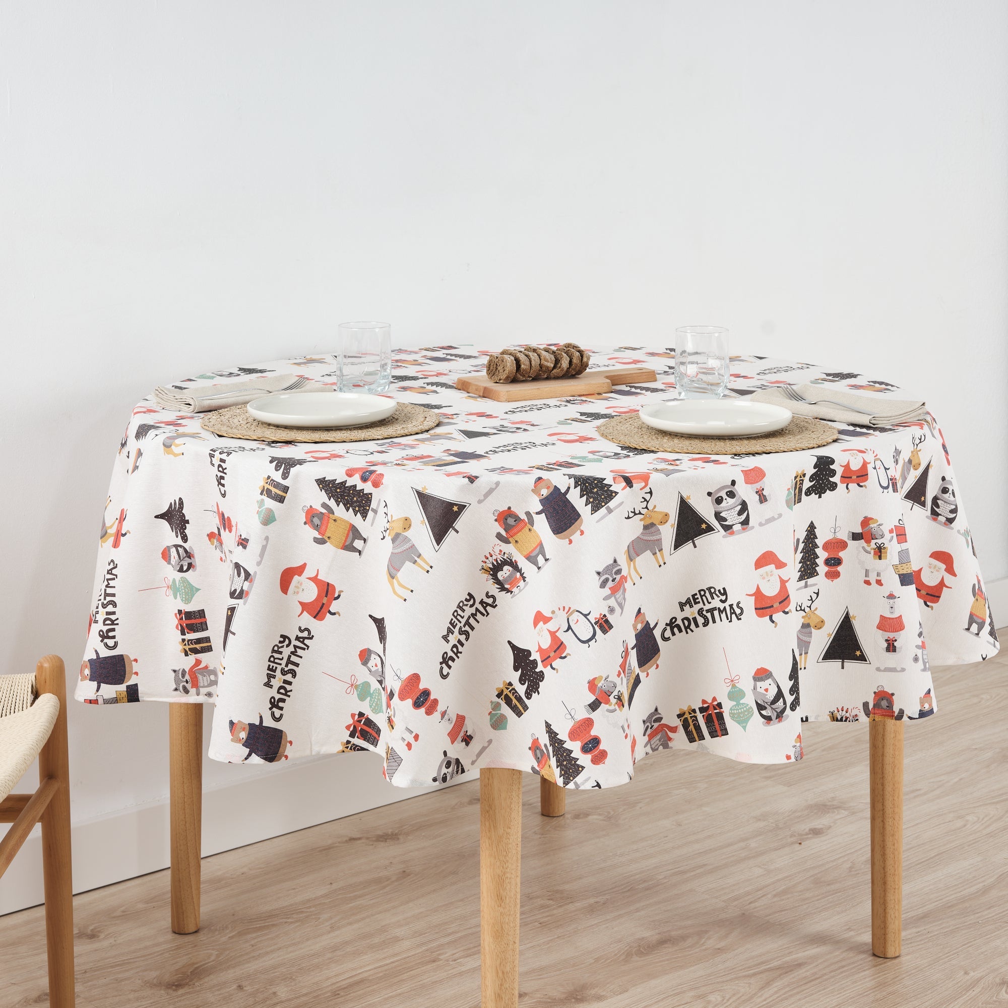 Noel 5 stain-resistant round tablecloth