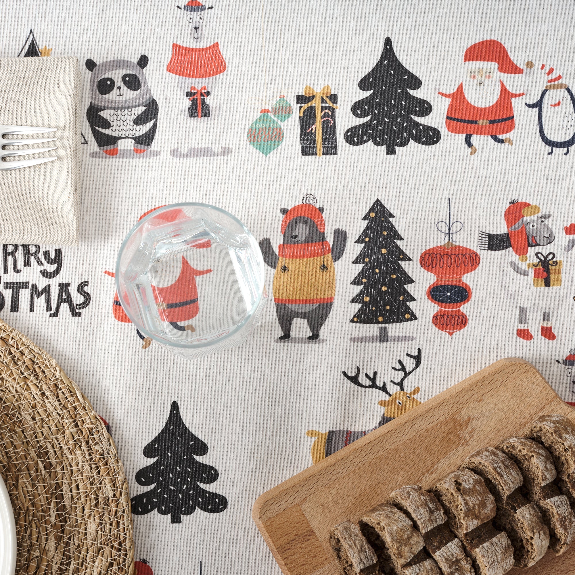 Noel 5 stain-resistant round tablecloth