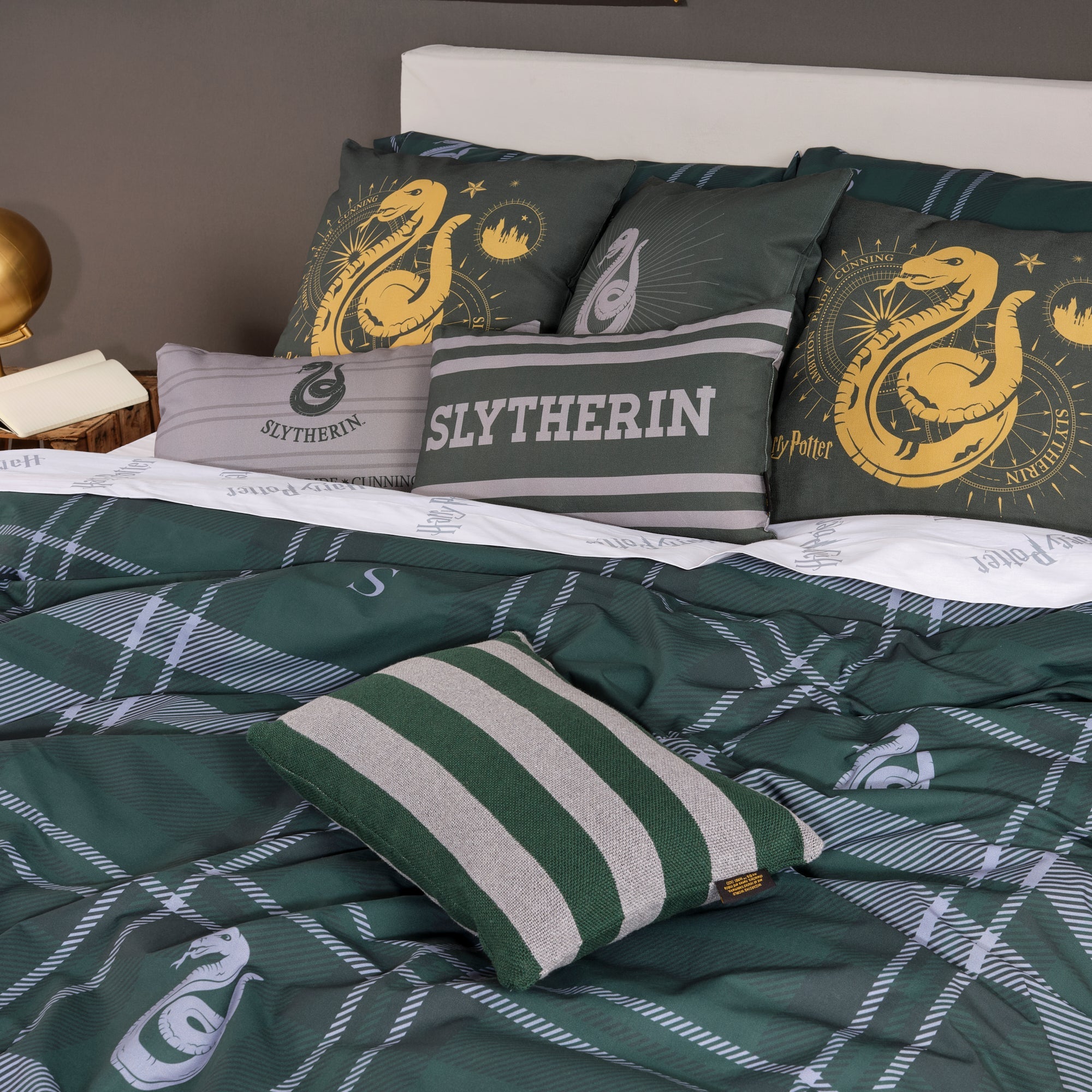 Slytherin Gold Cushion Cover A 50X50 cm Harry Potter