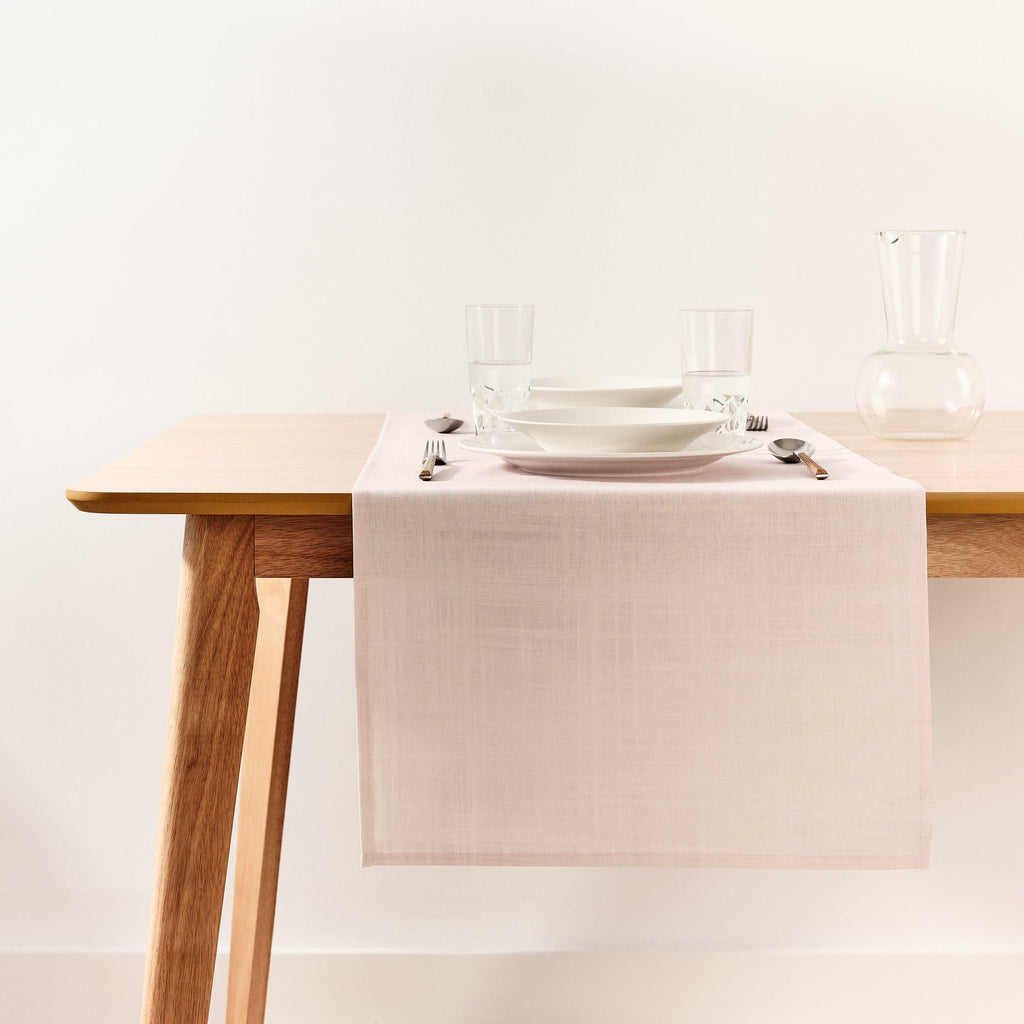 Pink table runner 45x140 cm