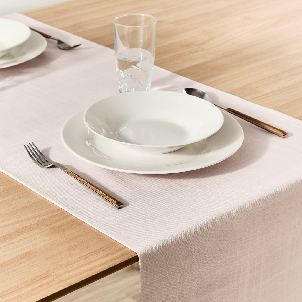 Pink table runner 45x140 cm