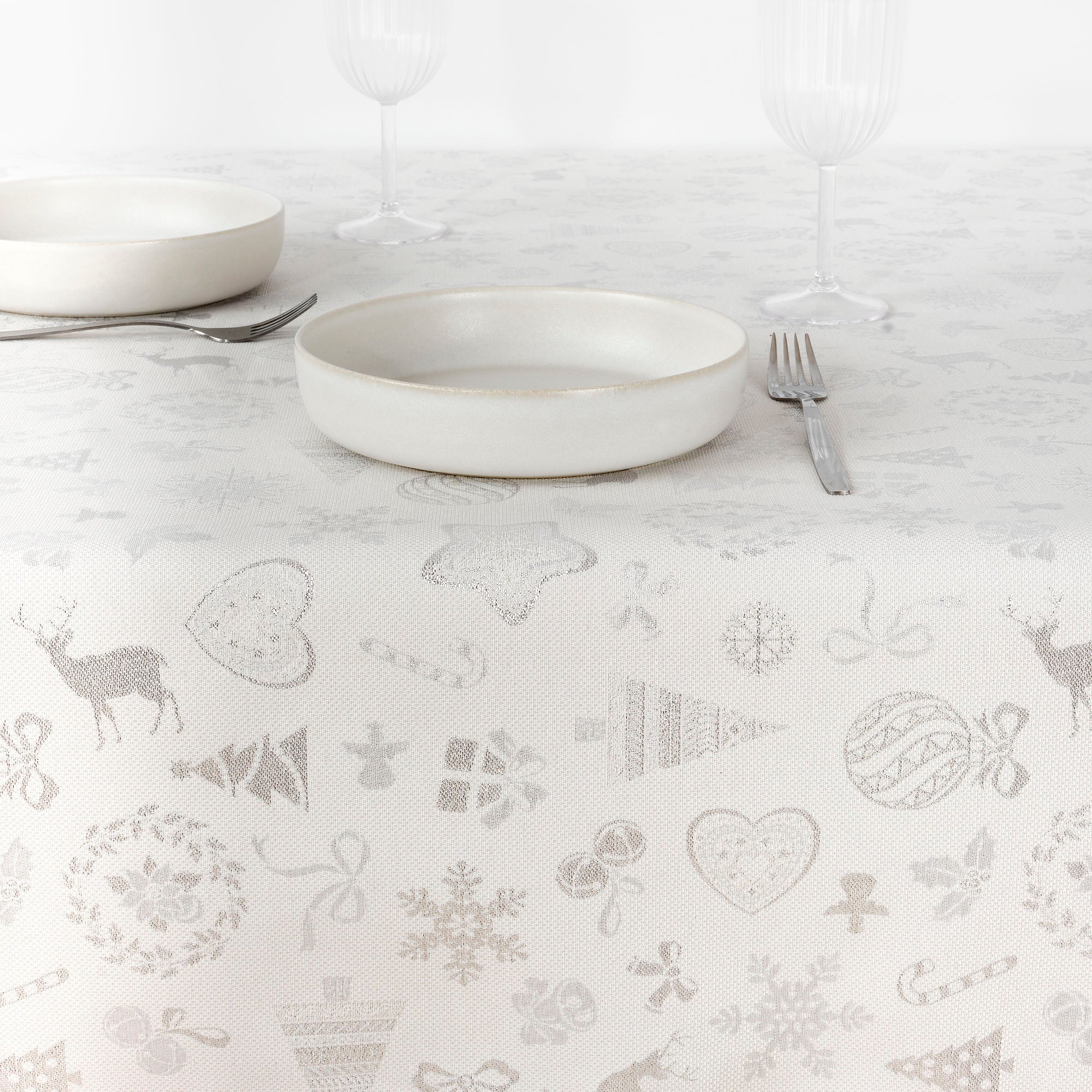 Jacquard tablecloth R22119 Natural Silver Lurex
