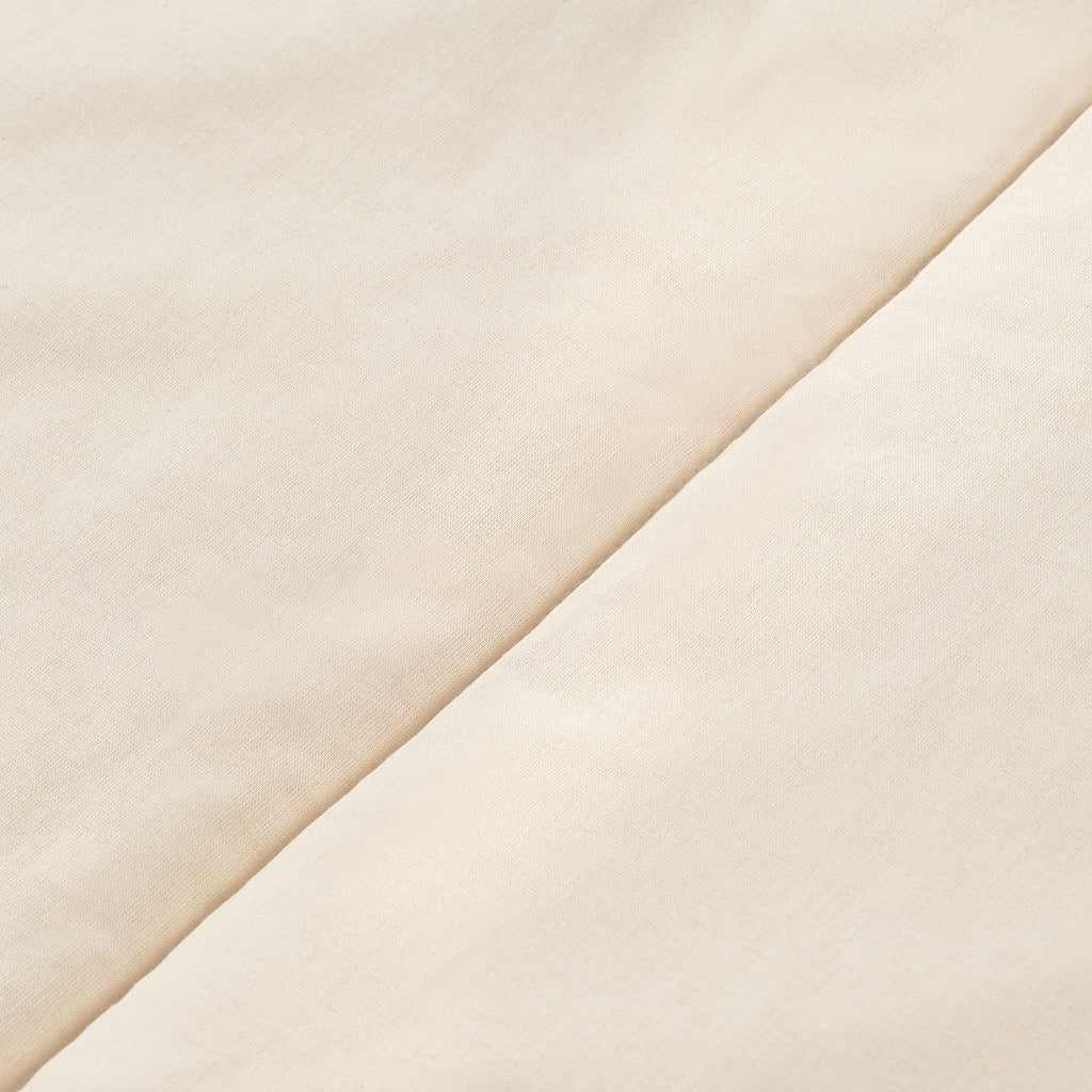 100% cotton Nordic filling with a feather touch of 125 gr.