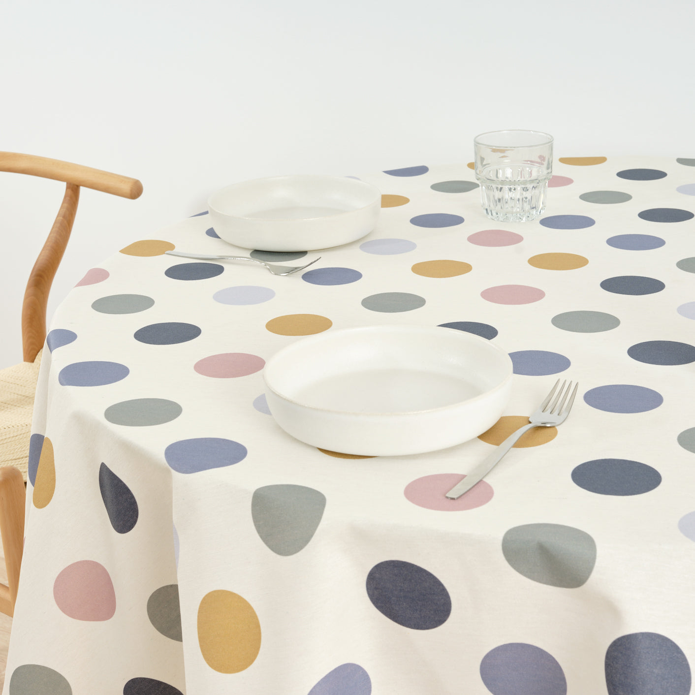 Round stain-resistant tablecloth 0120-160