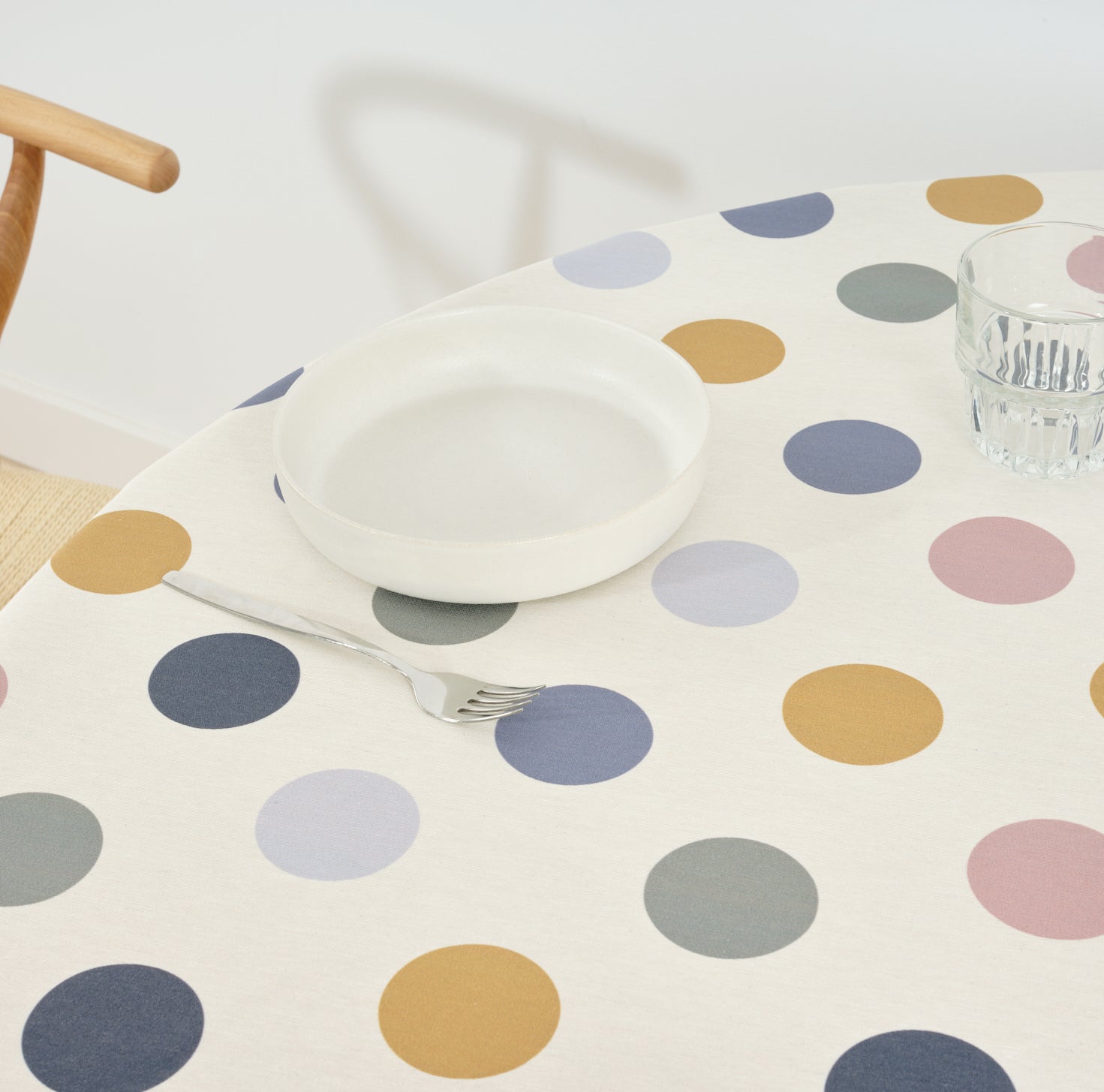 Round stain-resistant tablecloth 0120-160