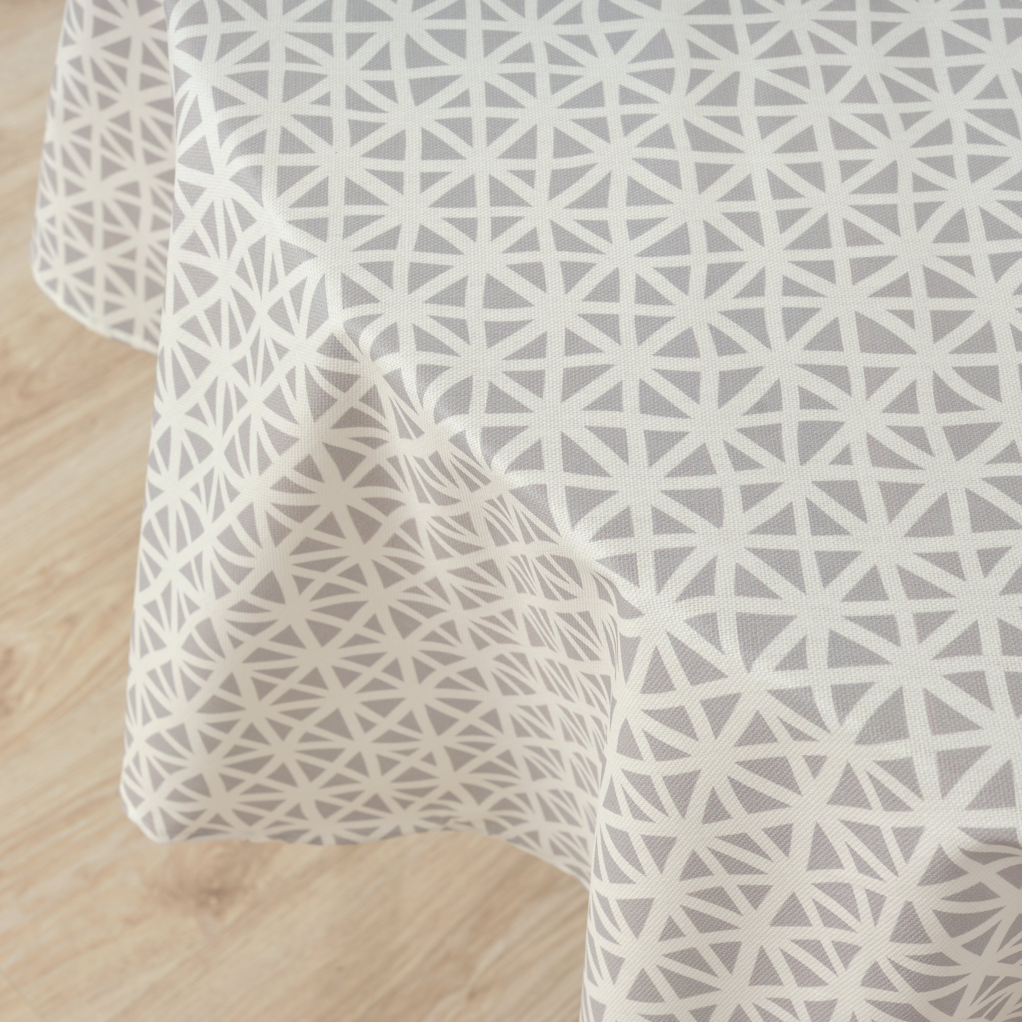 Round stain-resistant tablecloth 0318-122