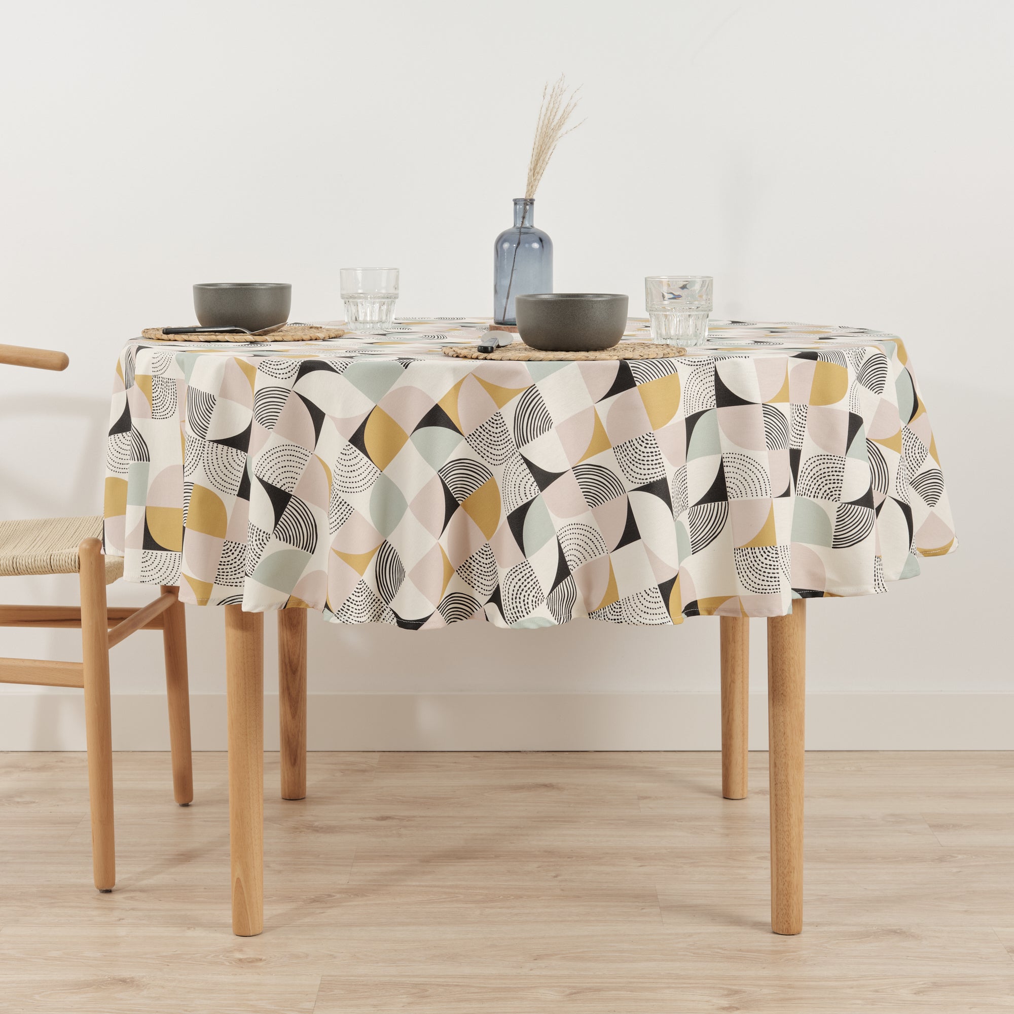 Round stain-resistant tablecloth P20