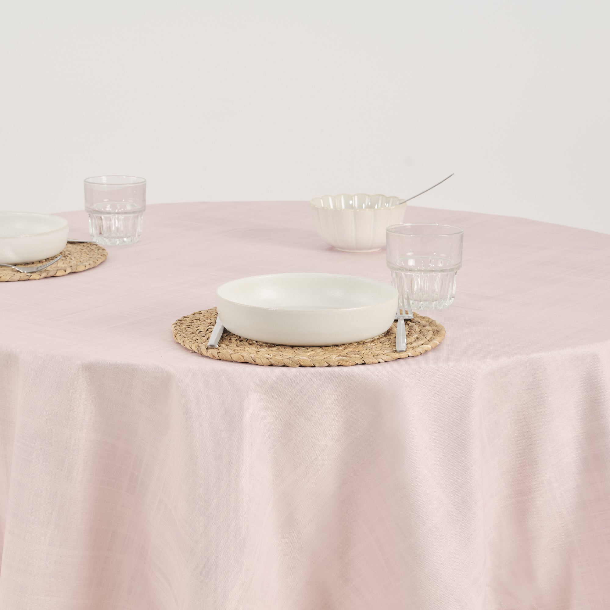 Round stain-resistant tablecloth 0120-312