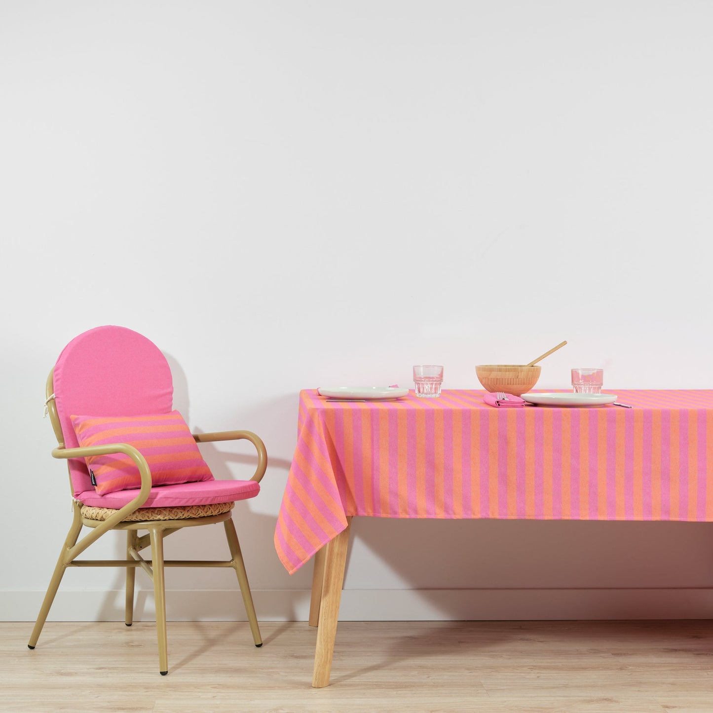 Mantel de tela jacquard Maglia Raya Fucsia y Naranja