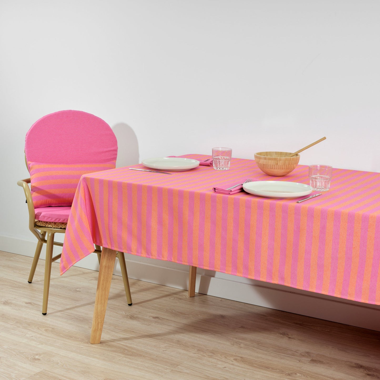 Mantel de tela jacquard Maglia Raya Fucsia y Naranja