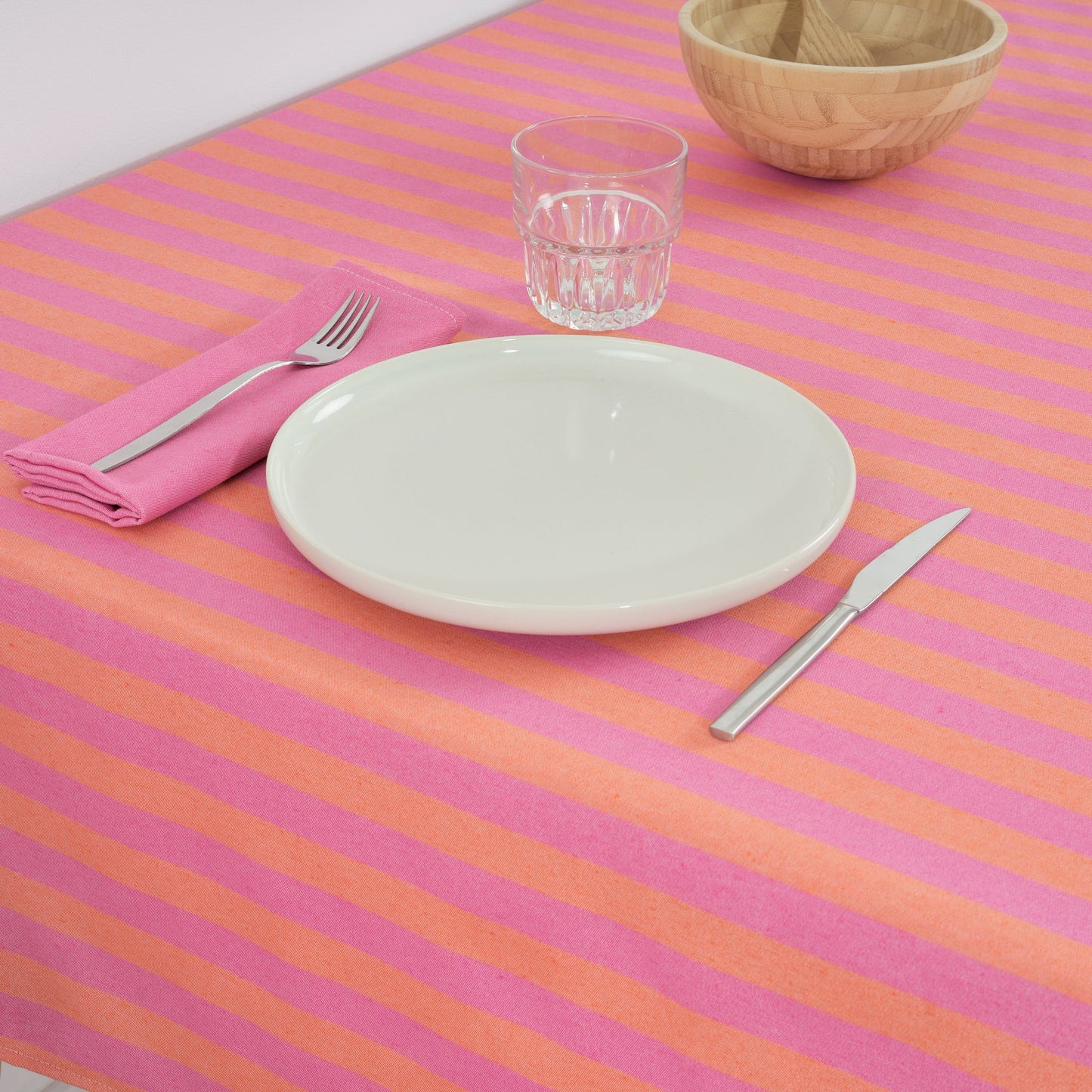 Mantel de tela jacquard Maglia Raya Fucsia y Naranja