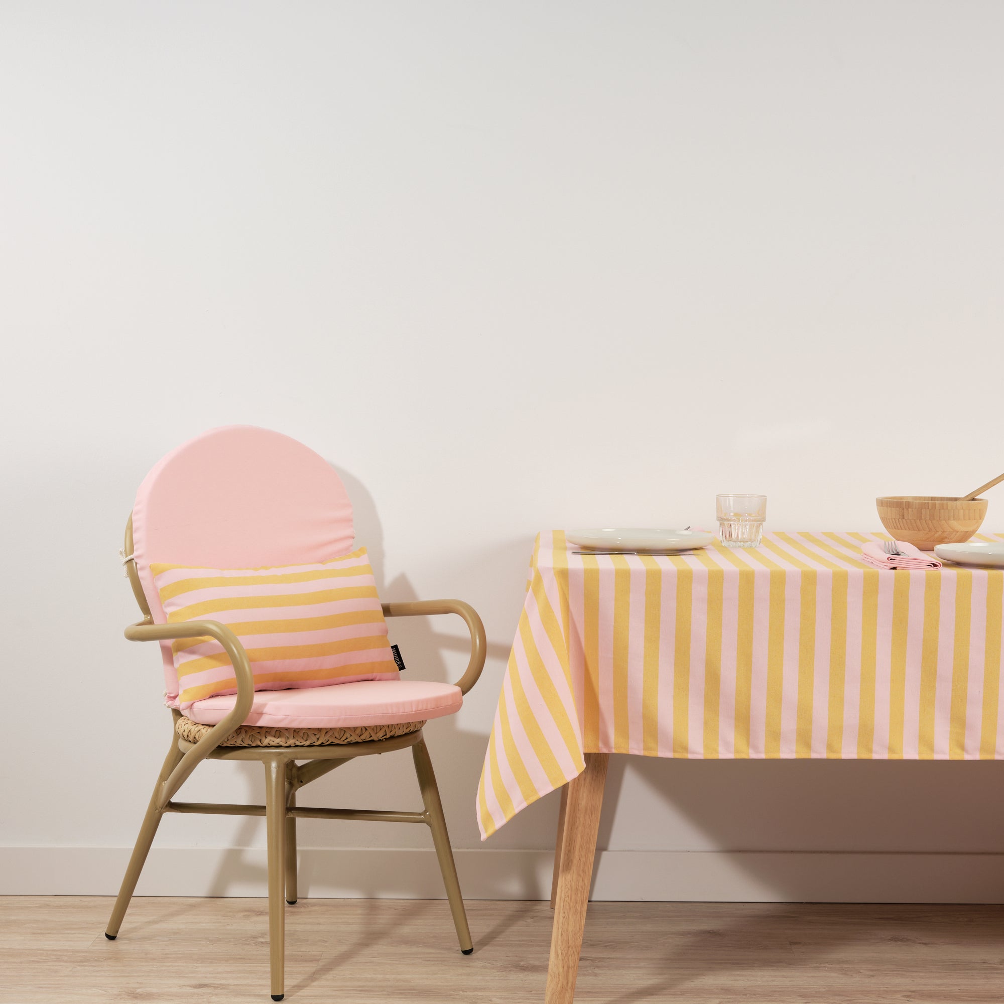 Maglia Pink Stripe and Egg Cushion Cover 30x50 cm