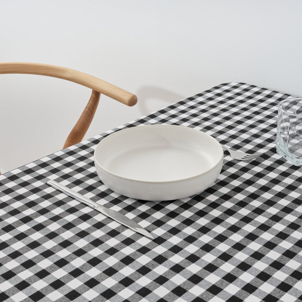 Nappe Vichy imperméable antitache Toucher tissu noir