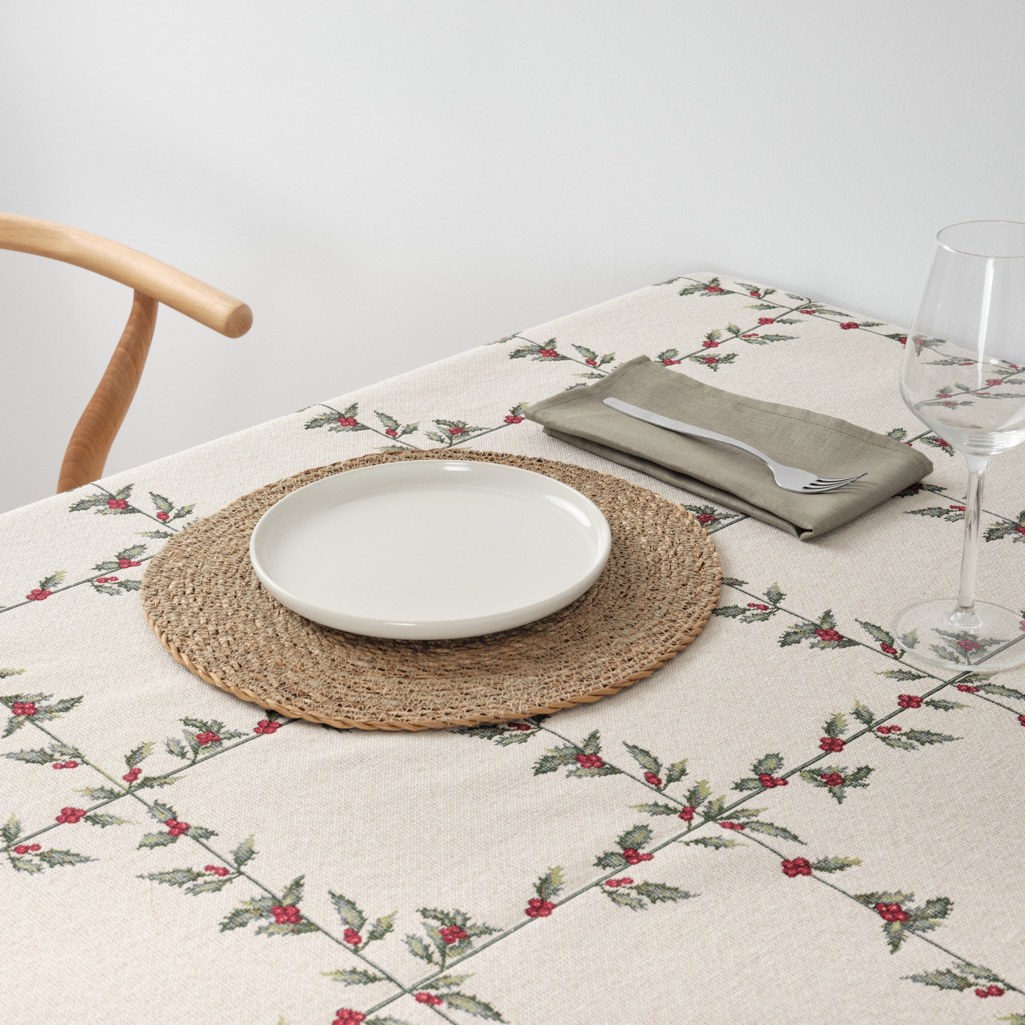 Premium Jacquard Stain-Resistant Tablecloth 33711B